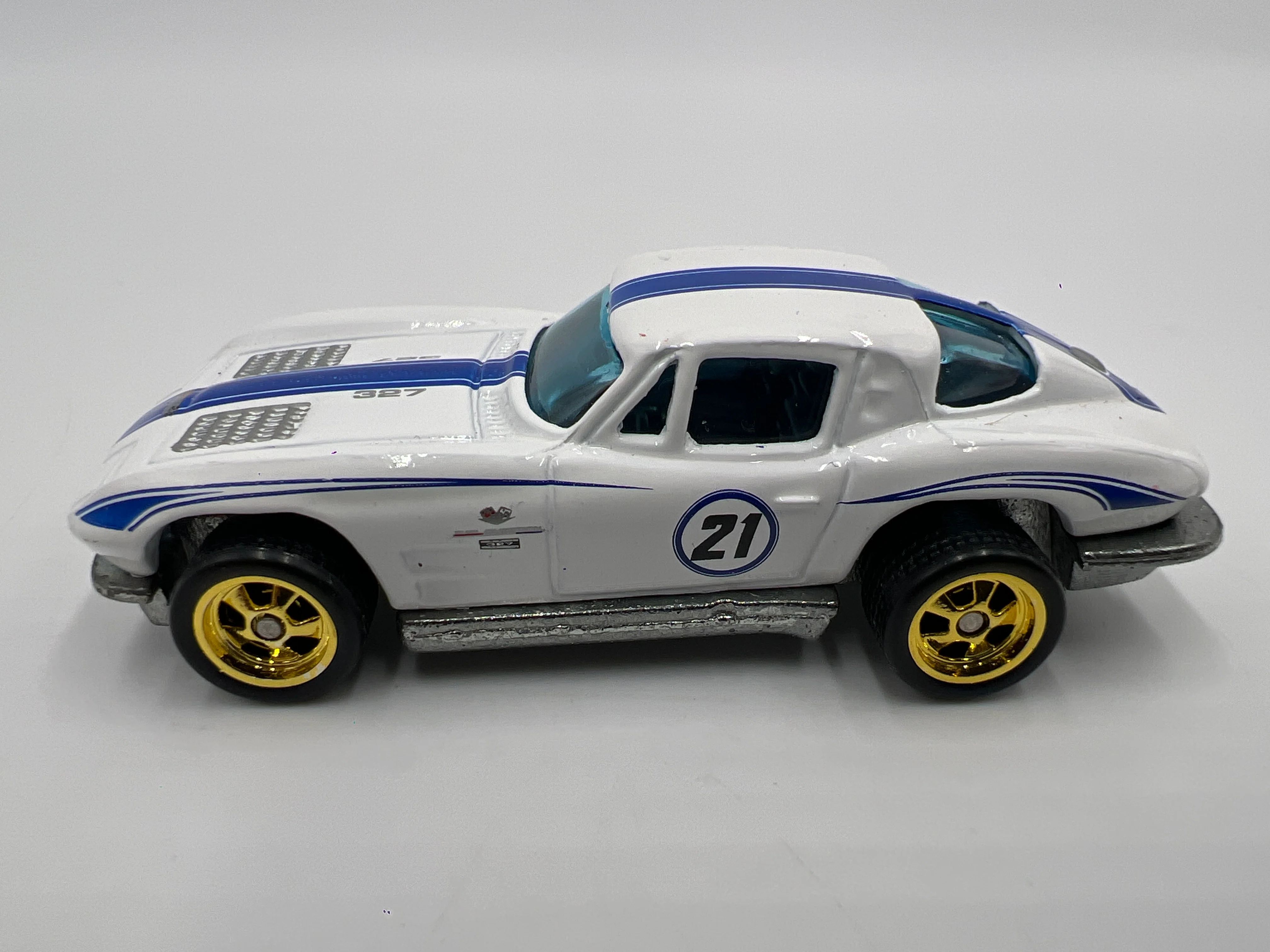 Hot Wheels 1/64 Premium Larrys Garage CHASE Corvette Sting Ray White Loose - Image 4