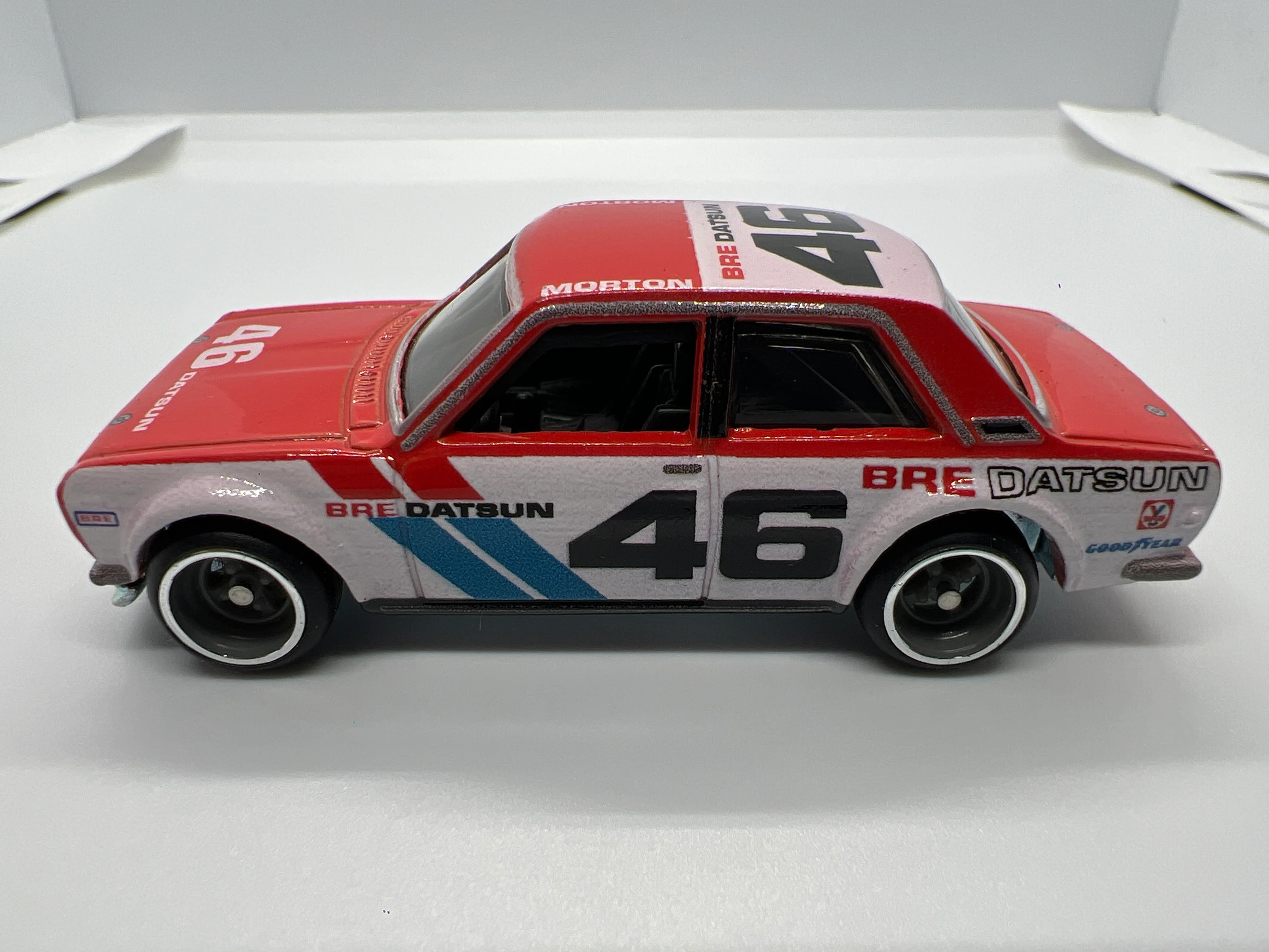 Hot Wheels 1/64 Premium Target 2 Pack Exclusive Datsun Bluebird 510 Red/White BRE Loose - Image 4