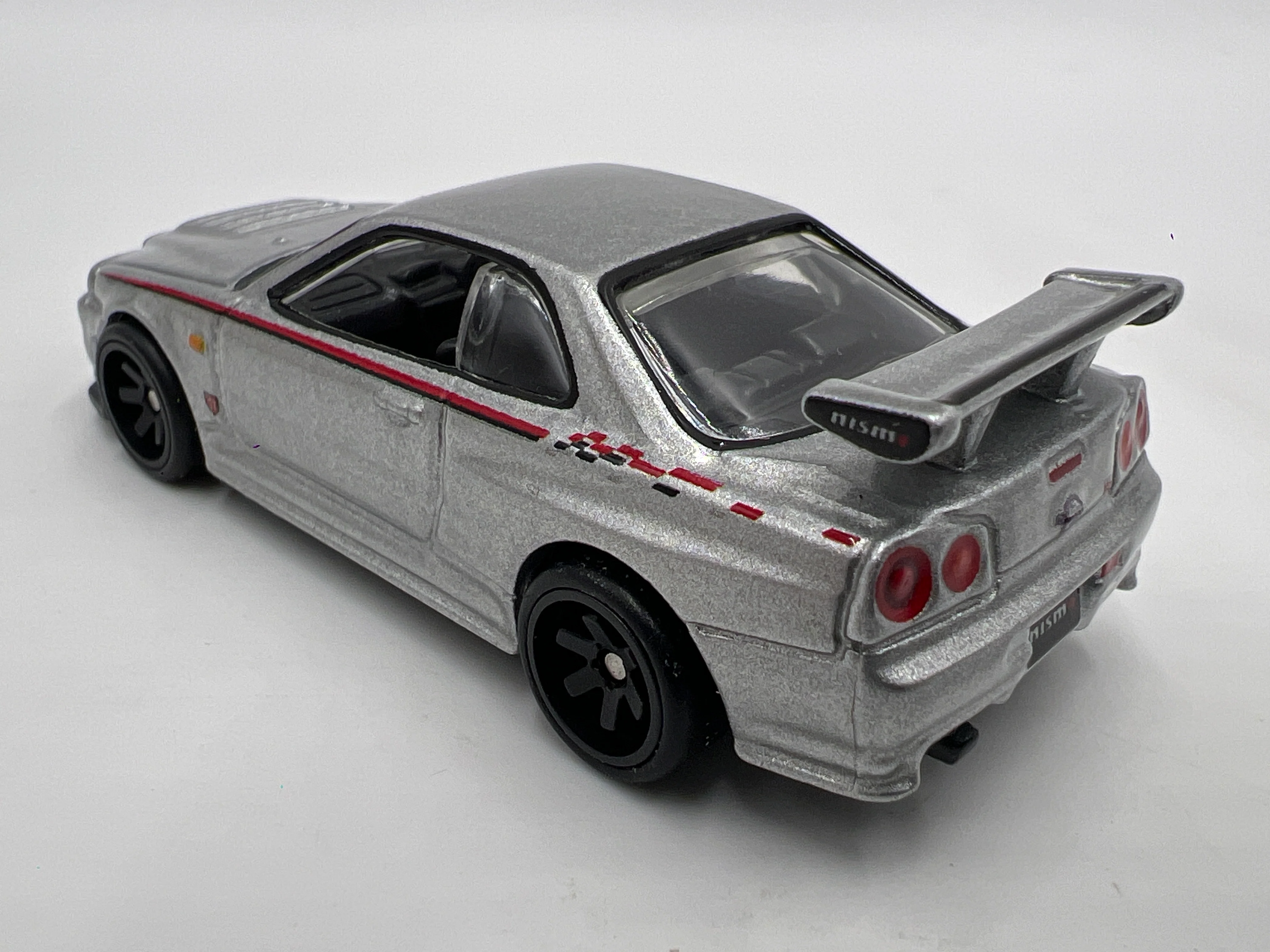 Hot Wheels 1/64 Premium Target 2 Pack Nissan Skyline GT-R R34 Nismo Loose - Image 2