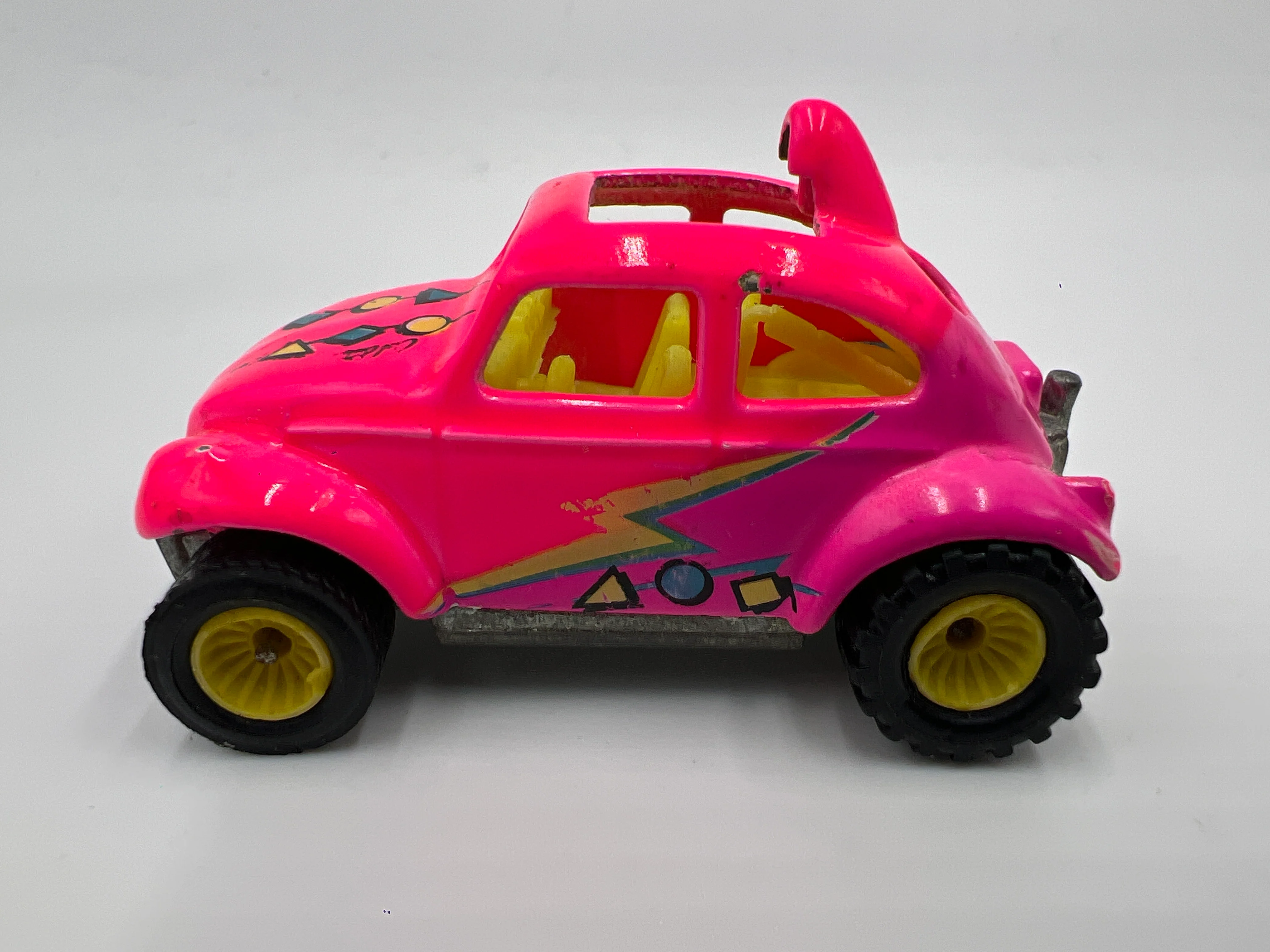 Hot Wheels 1/64 California Customs VW Baja Bug Pink W/Real Riders Loose - Image 4