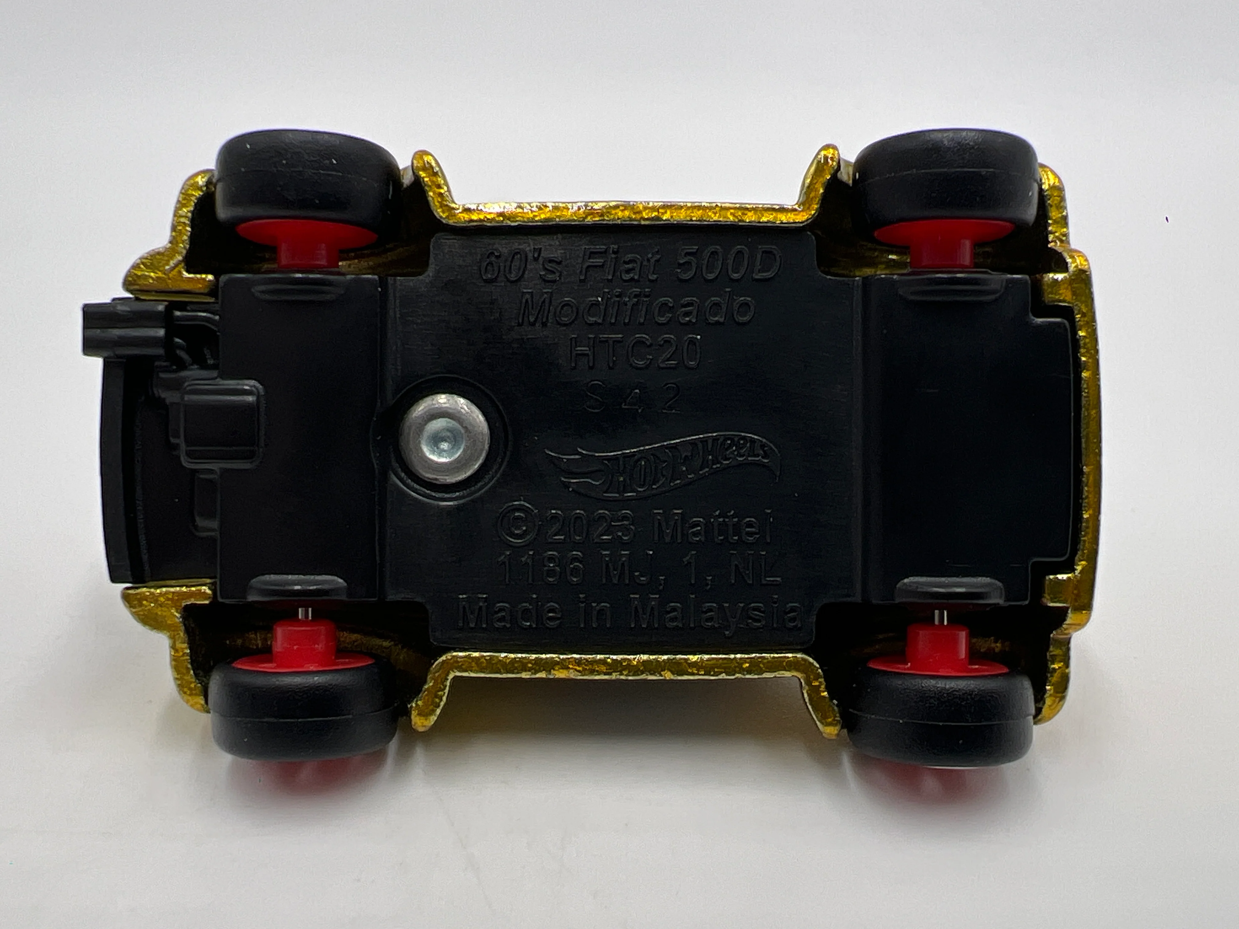 Hot Wheels 1/64 Super Treasure Hunt 60s Fiat 500D Modificado Gold Loose - Image 5
