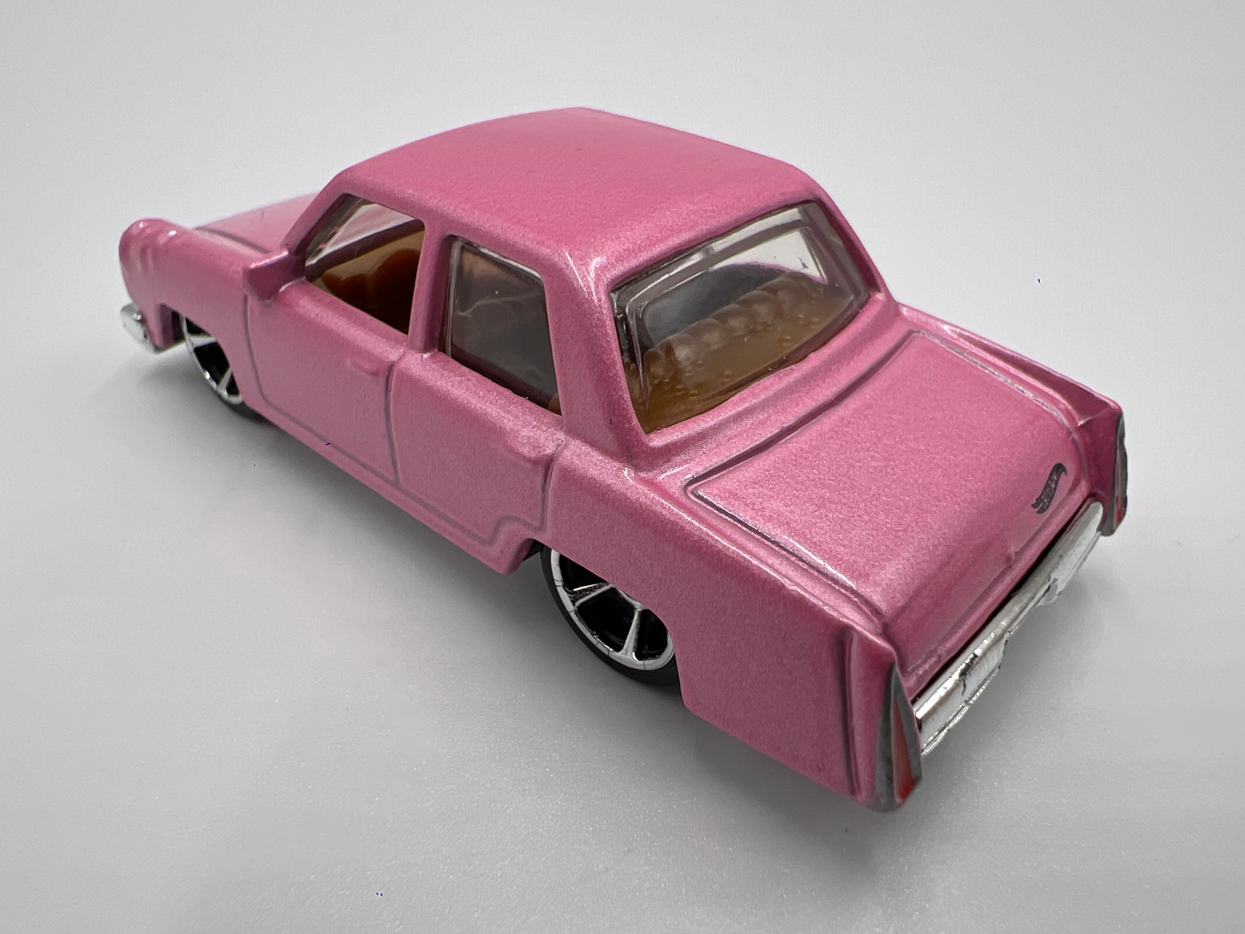 Hot Wheels 1/64 The Simpsons Family Car Pink Loose - Image 2