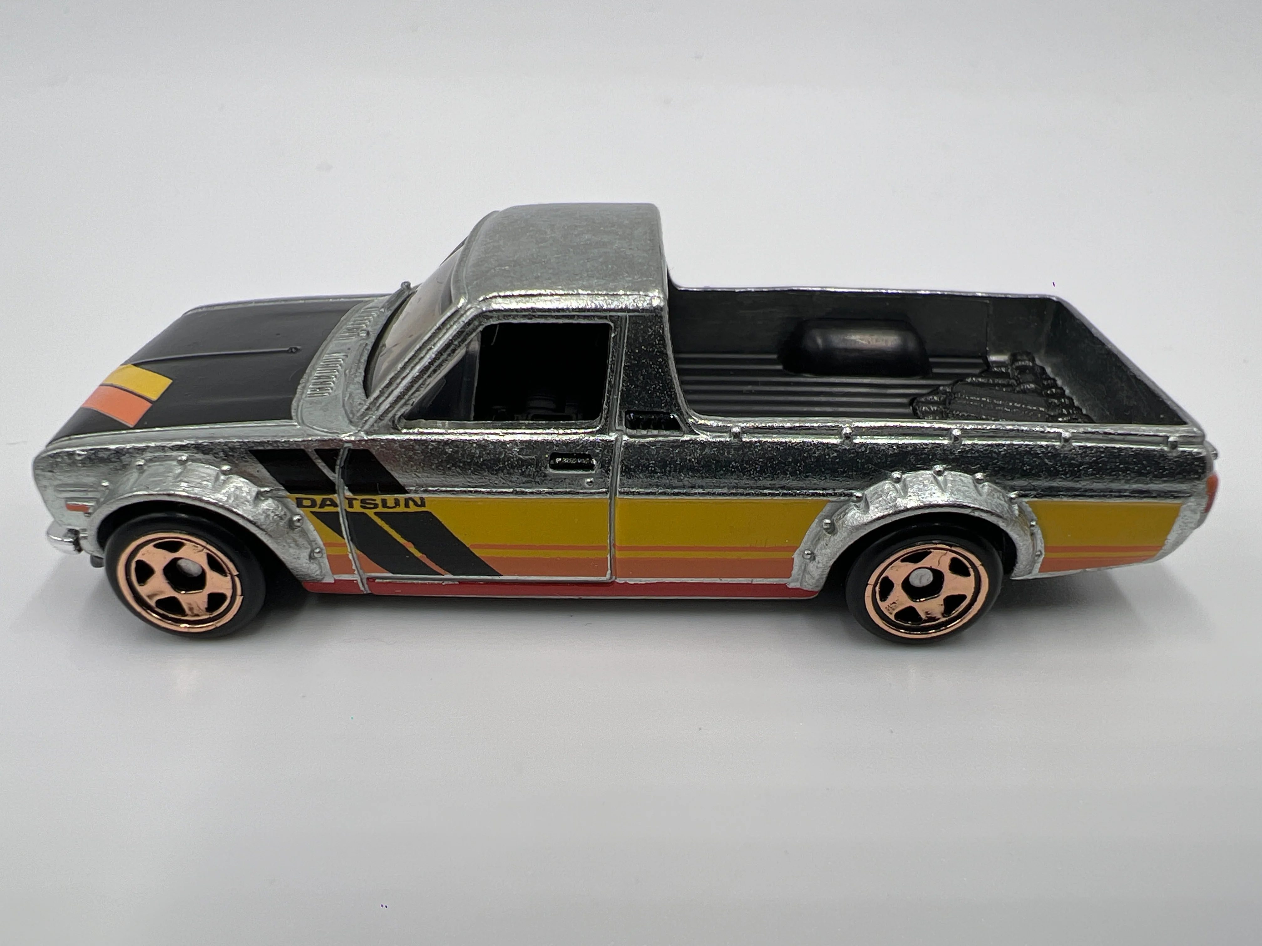Hot Wheels 1/64 Walmart Exclusive Zamac Truck Set 1975 Datsun Sunny Truck B120 Loose - Image 4
