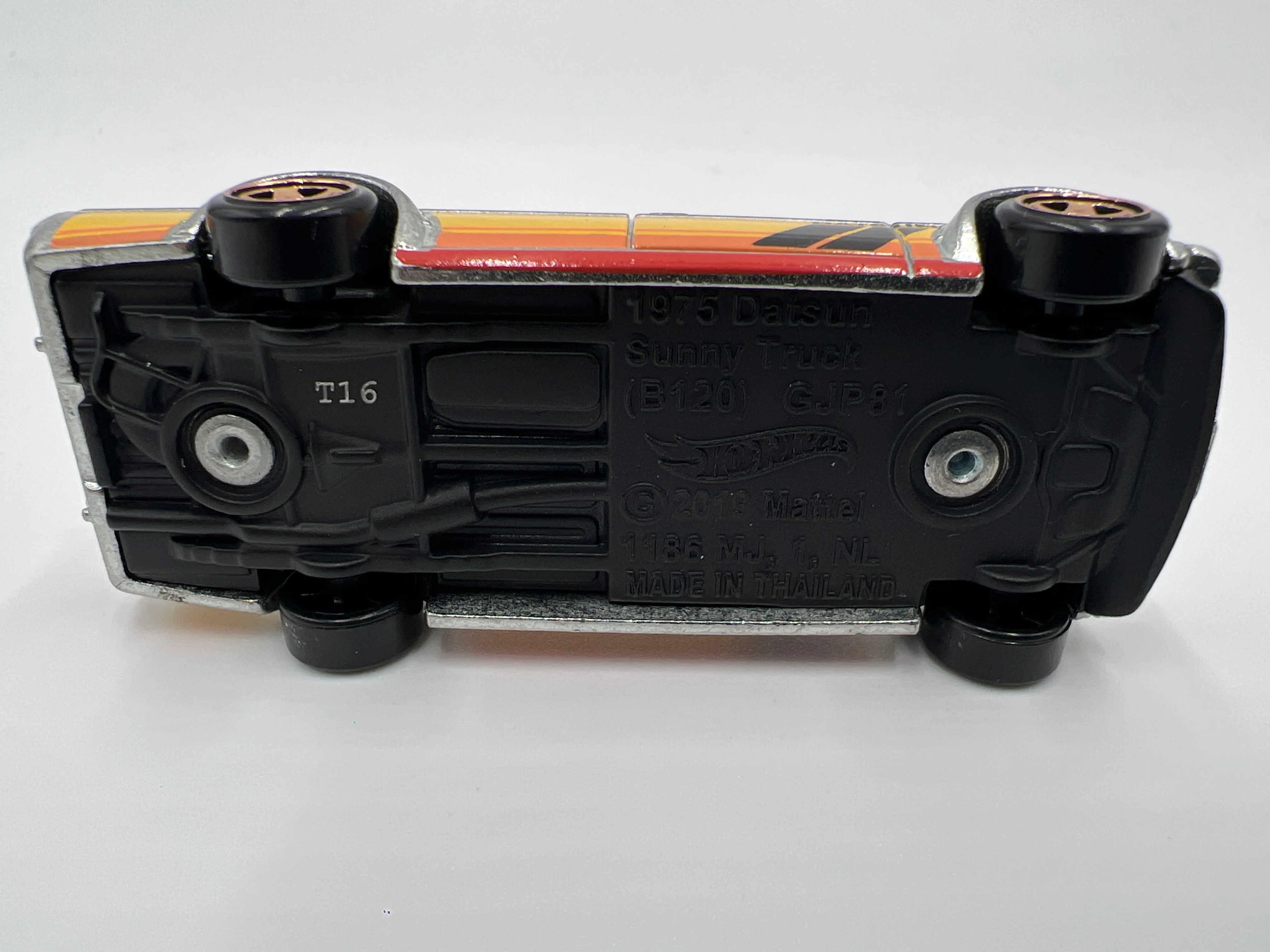 Hot Wheels 1/64 Walmart Exclusive Zamac Truck Set 1975 Datsun Sunny Truck B120 Loose - Image 5