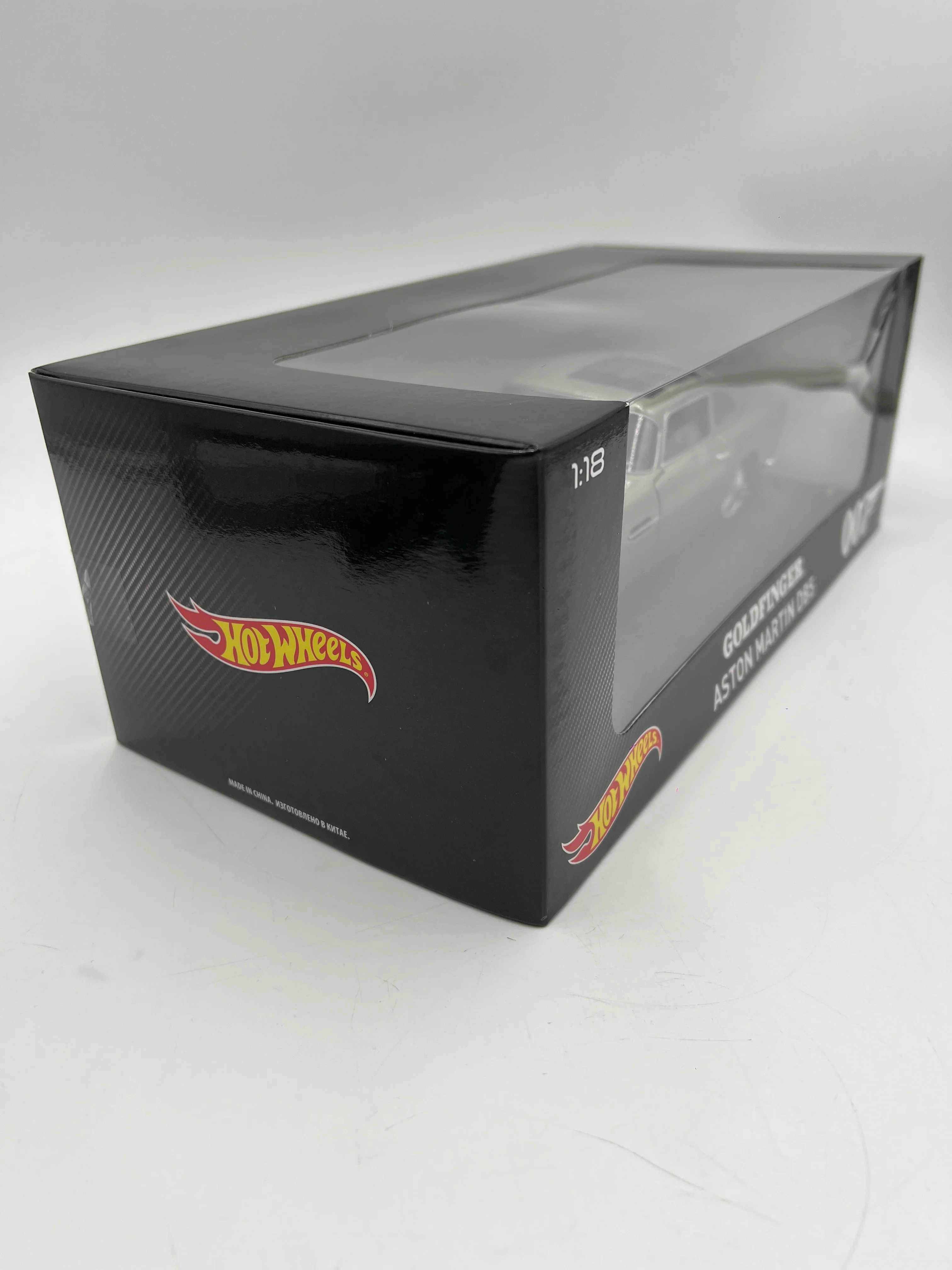 Hot Wheels Elite 1:18 Scale 007 Goldfinger Aston Martin DB5 Silver - Image 5