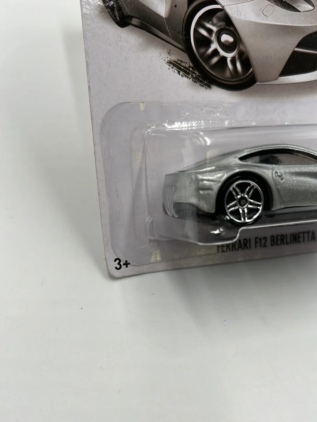 Hot Wheels 2014 HW City Ferrari F12 Berlinetta #31 - Image 5