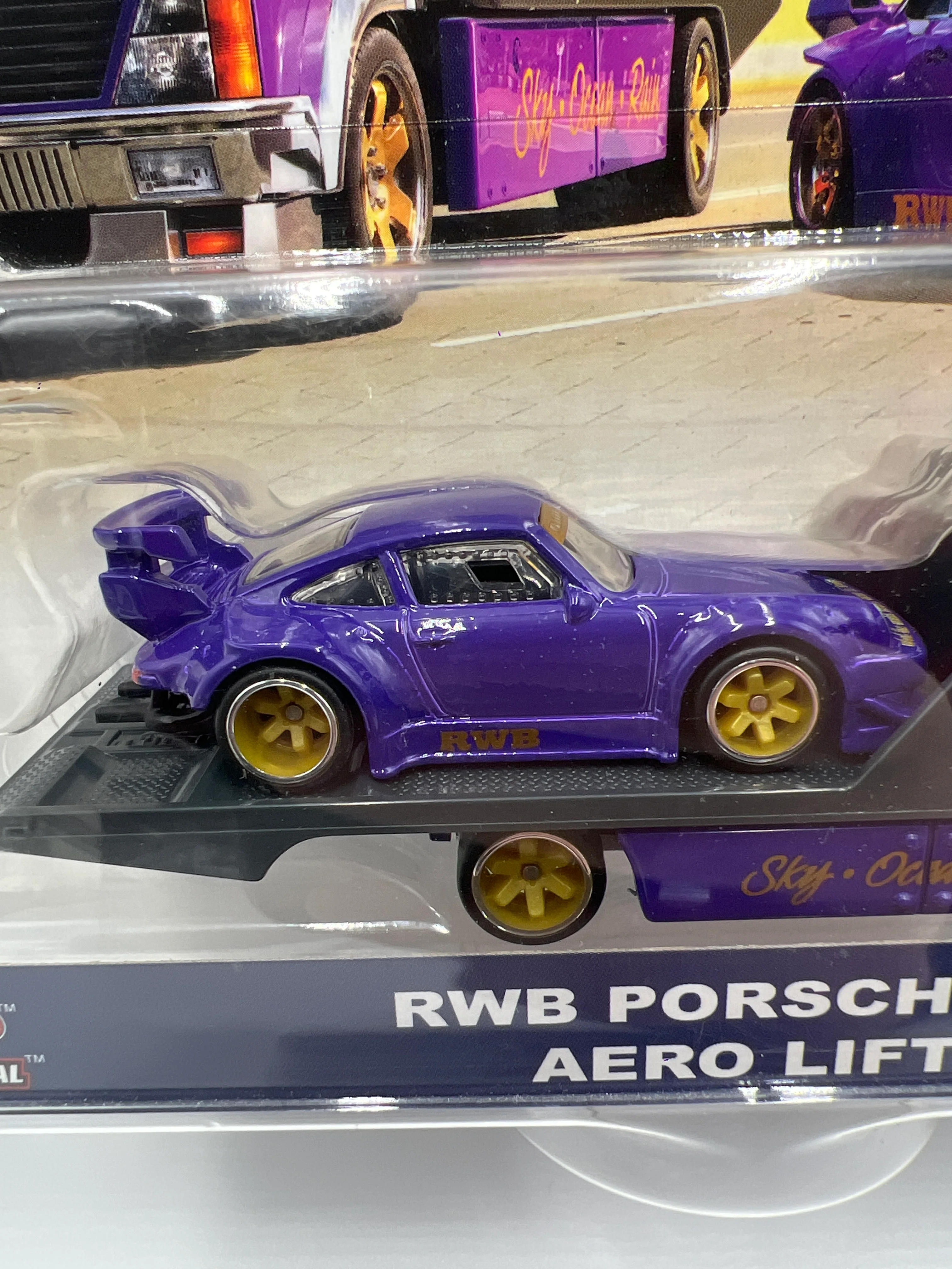 2019 HW Team Transport #17 RWB Porsche 930 & Aero Lift Purple W/Protector - Image 3