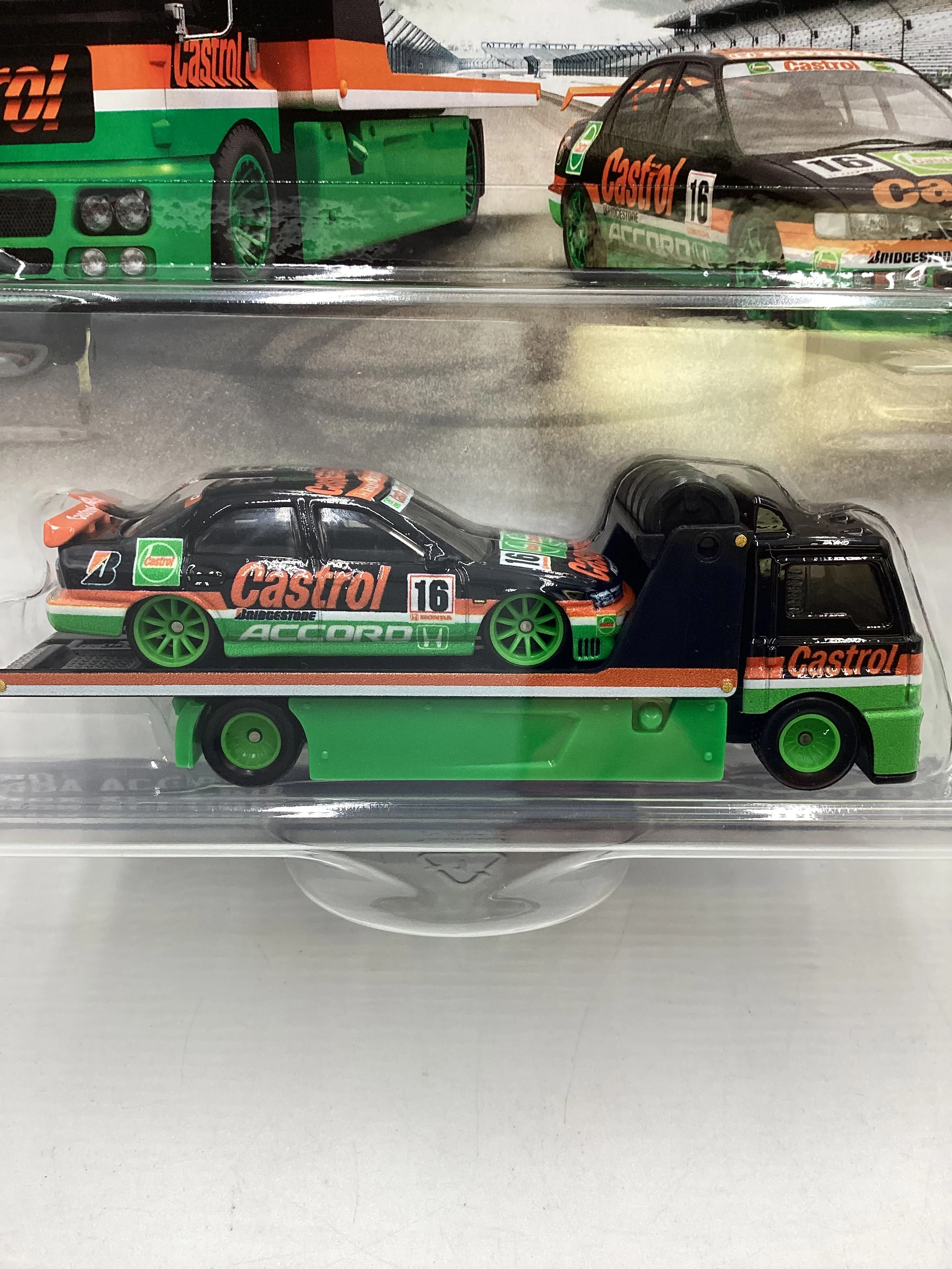 Hot wheels 2024 Team transport #65 ‘96 Honda Accord / Fleet Street Castrol 279B - Image 2