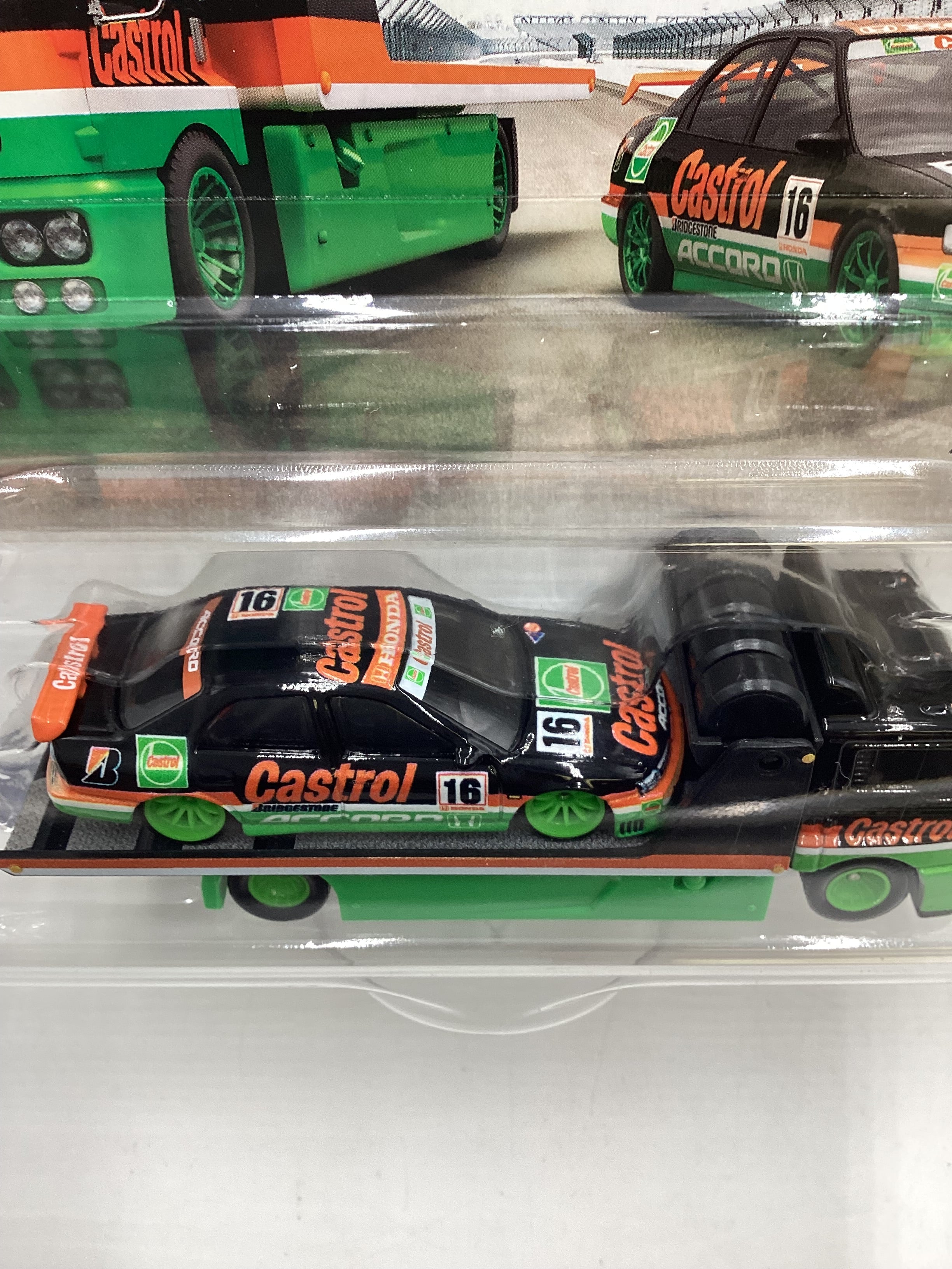 Hot wheels 2024 Team transport #65 ‘96 Honda Accord / Fleet Street Castrol 279B - Image 3
