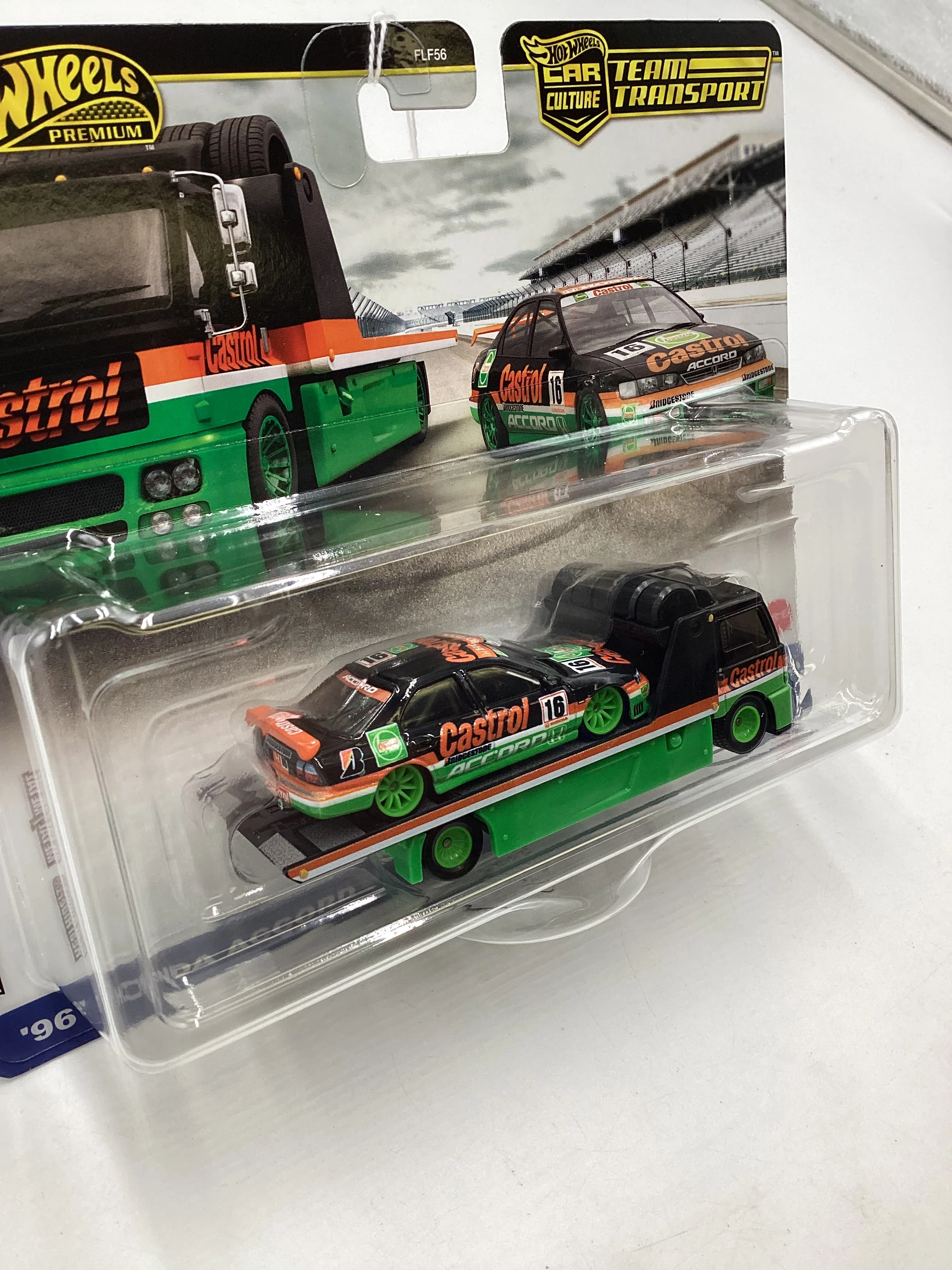 Hot wheels 2024 Team transport #65 ‘96 Honda Accord / Fleet Street Castrol 279B - Image 5