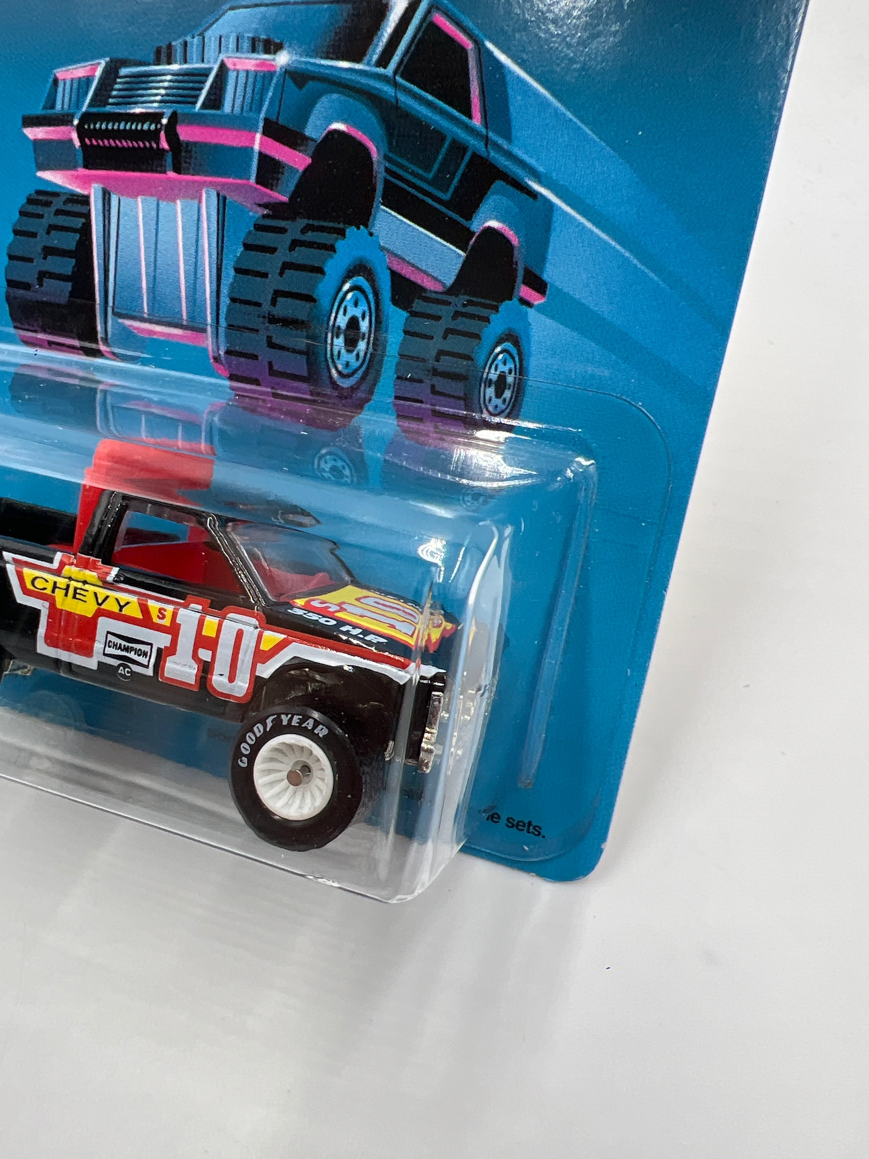 Hot Wheels 30 Years 1970 Authentic Commemorative Replica Trailbusters Path Beater Chevy S10 Black W/Real Riders - Image 3