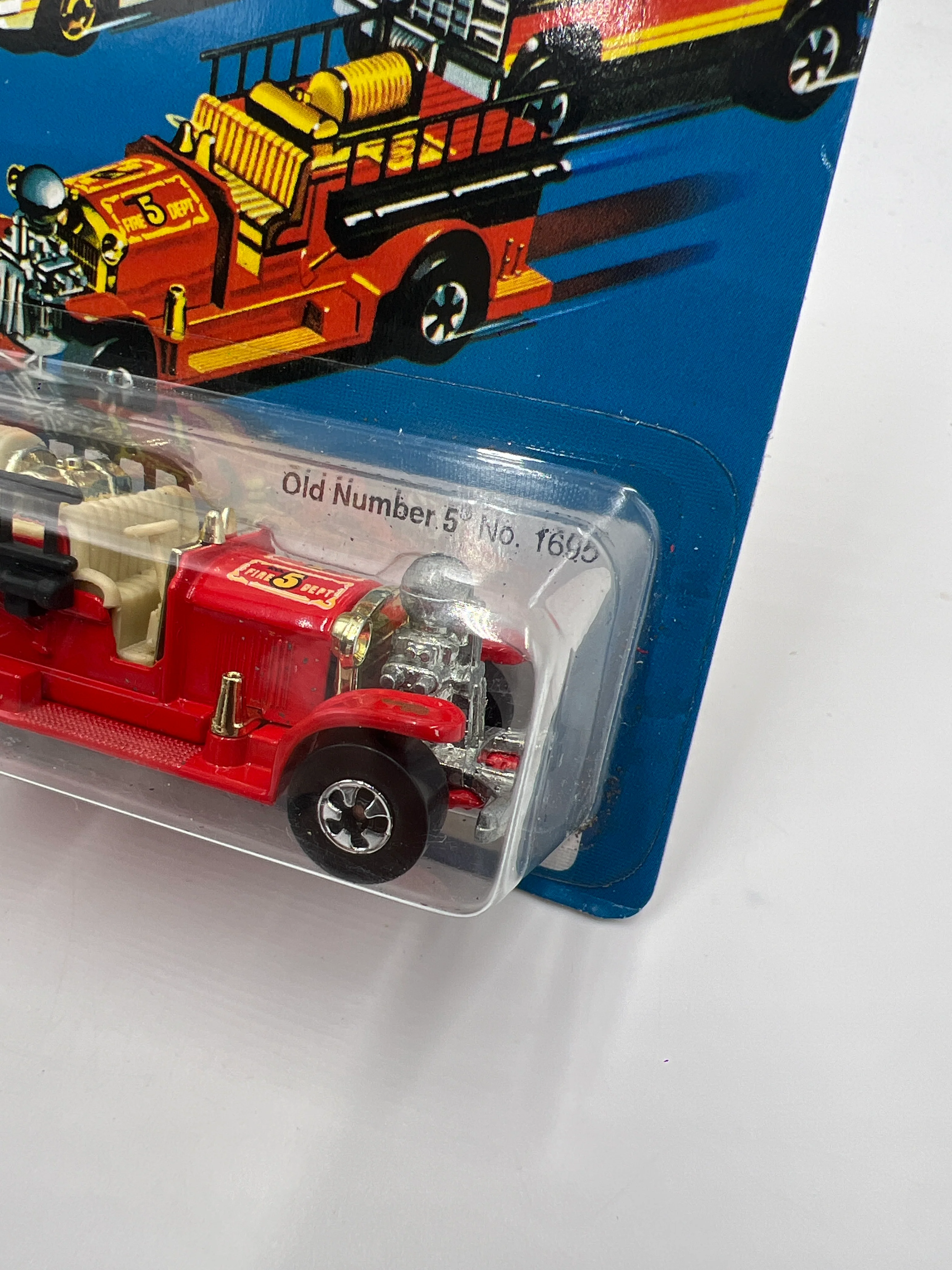 Hot Wheels 30 Years 1981 Authentic Commemorative Replica Old Number 5 Red - Image 3
