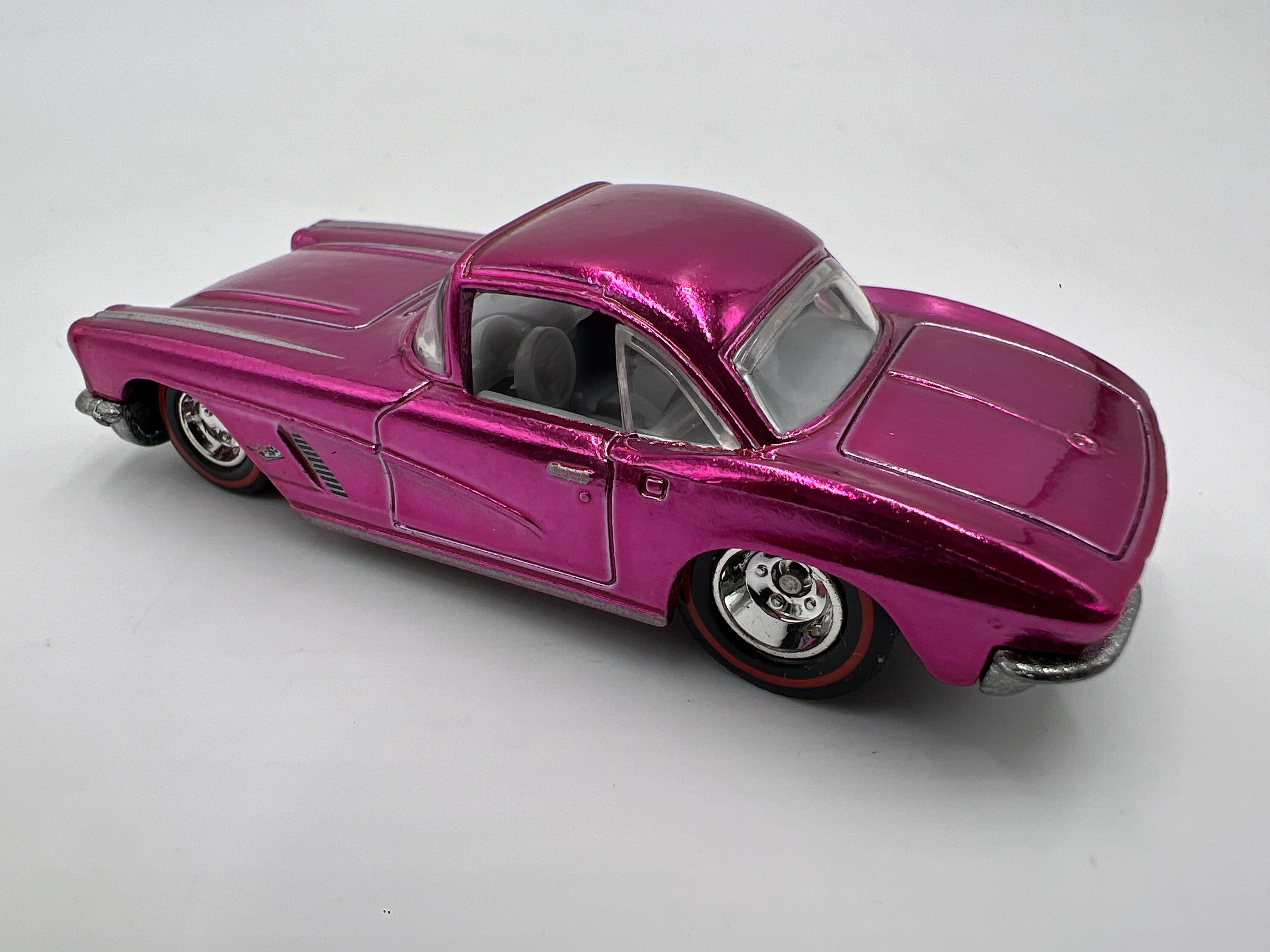 Hot Wheels Classics Chase 62 Corvette Pink Loose - Image 3