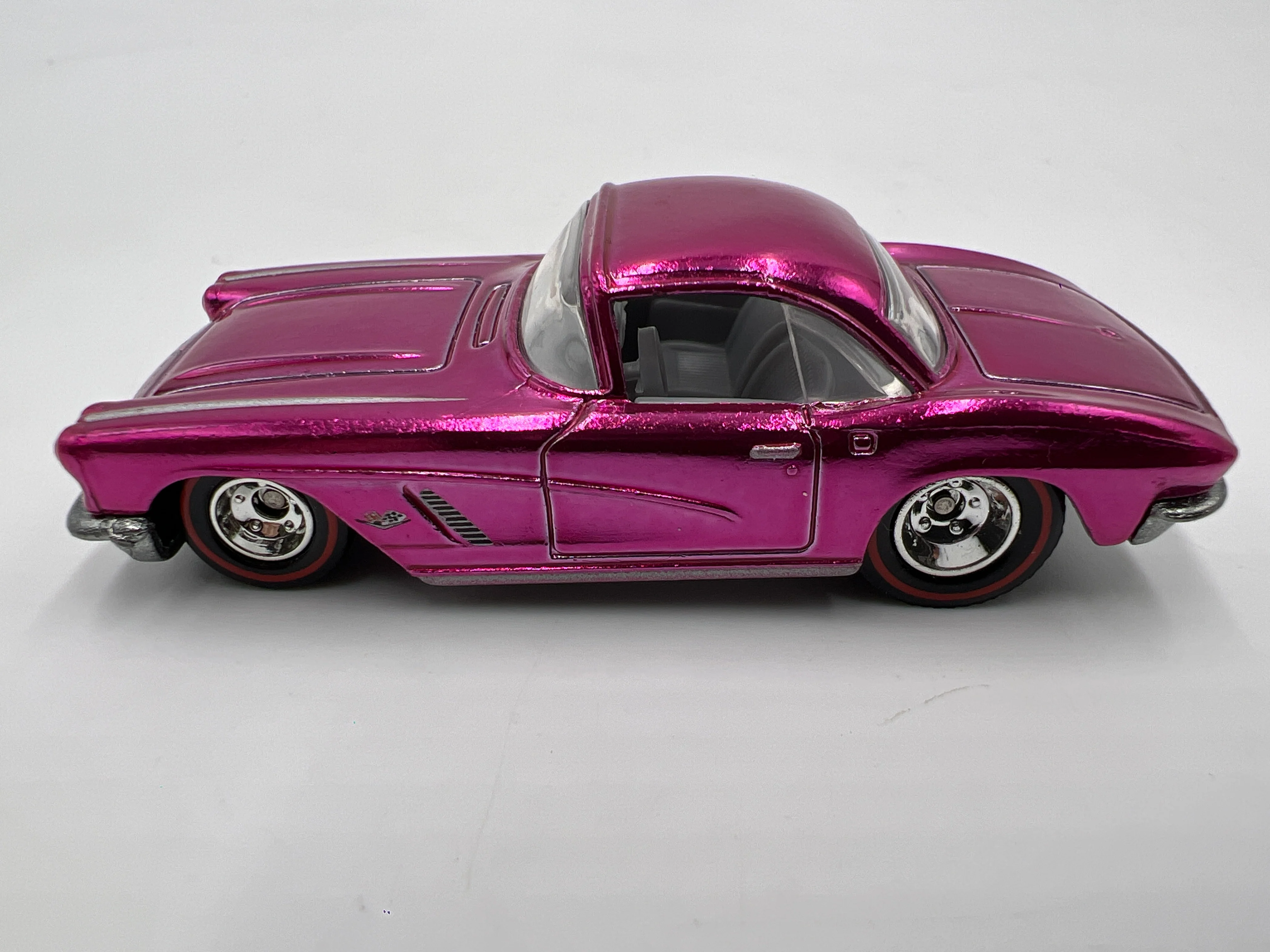 Hot Wheels Classics Chase 62 Corvette Pink Loose - Image 5