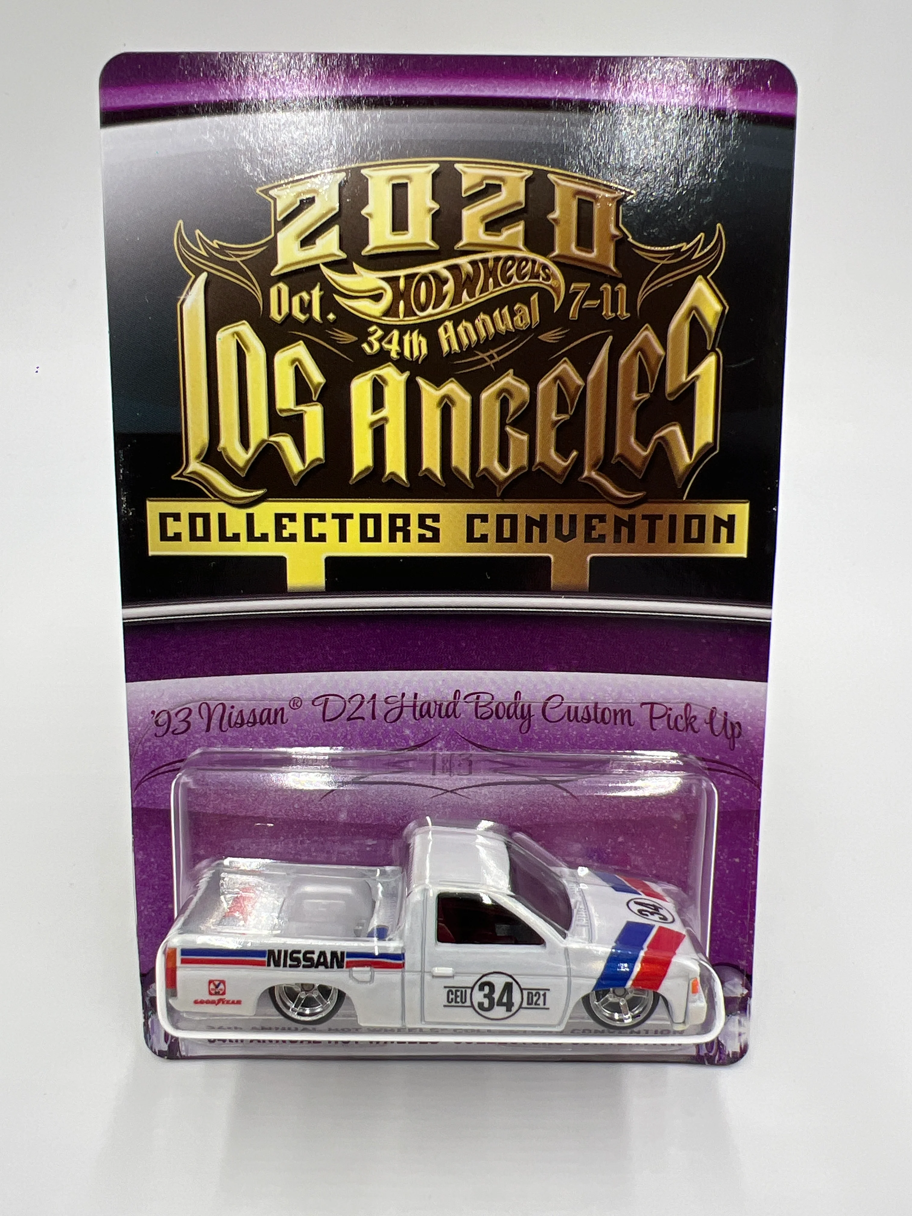 2020 Hot Wheels 34th Annual Collectors Convention #1155/6700 93 Nissan D21 Hard Body Custom White W/Protector - Image 2