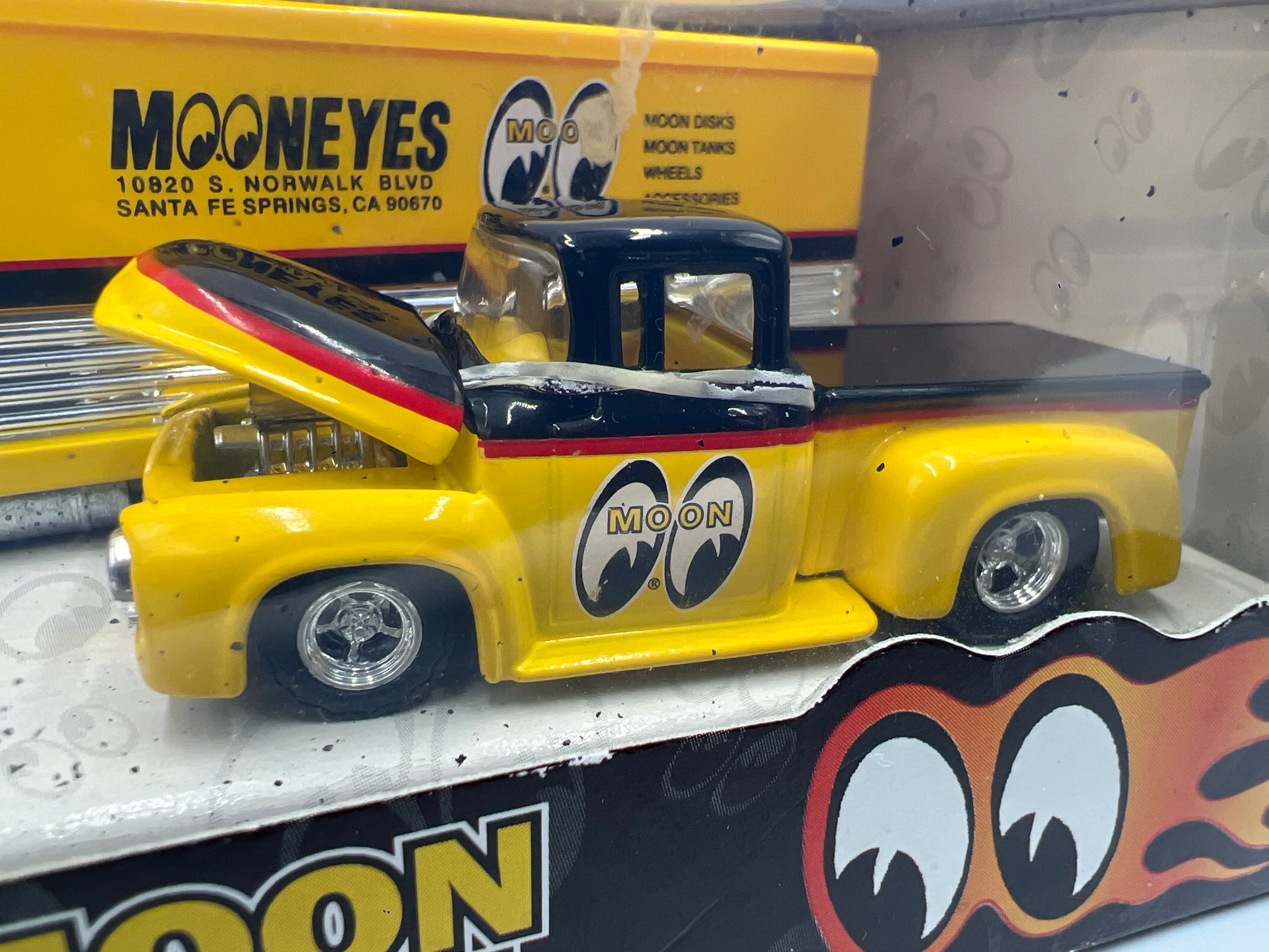 Hot Wheels Black Box 100% Hot Rod Series Moon Equipped Truck Set Mooneyes - Image 3