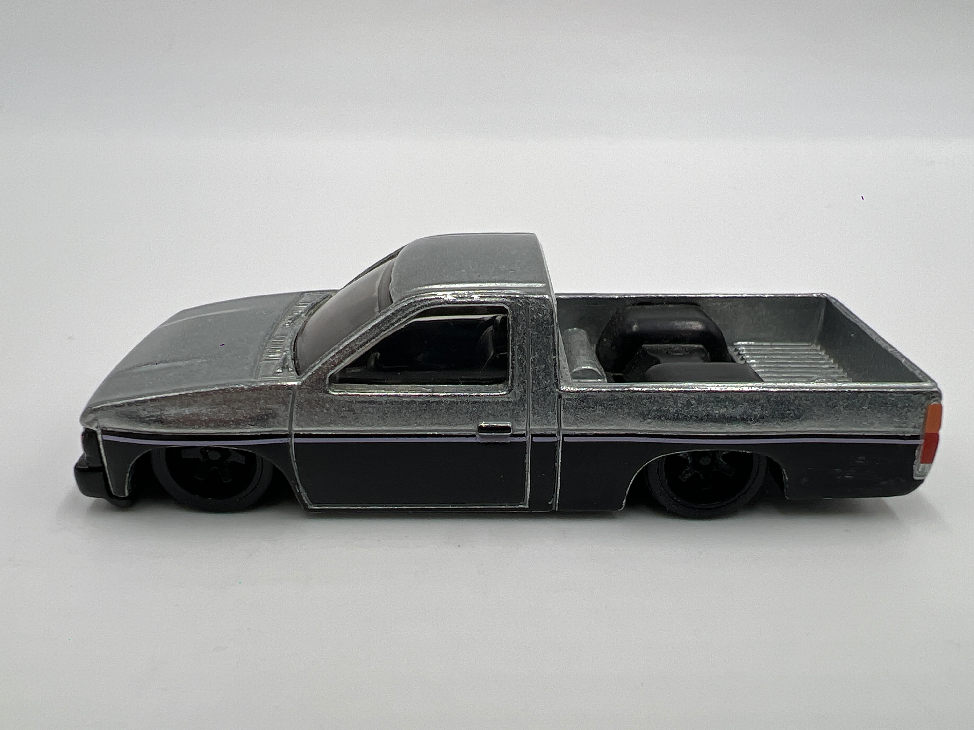 2025 Hot Wheels 1/64 Zamac Set 93 Nissan D21 Hardbody Pick-Up Loose CUSTOM - Image 4