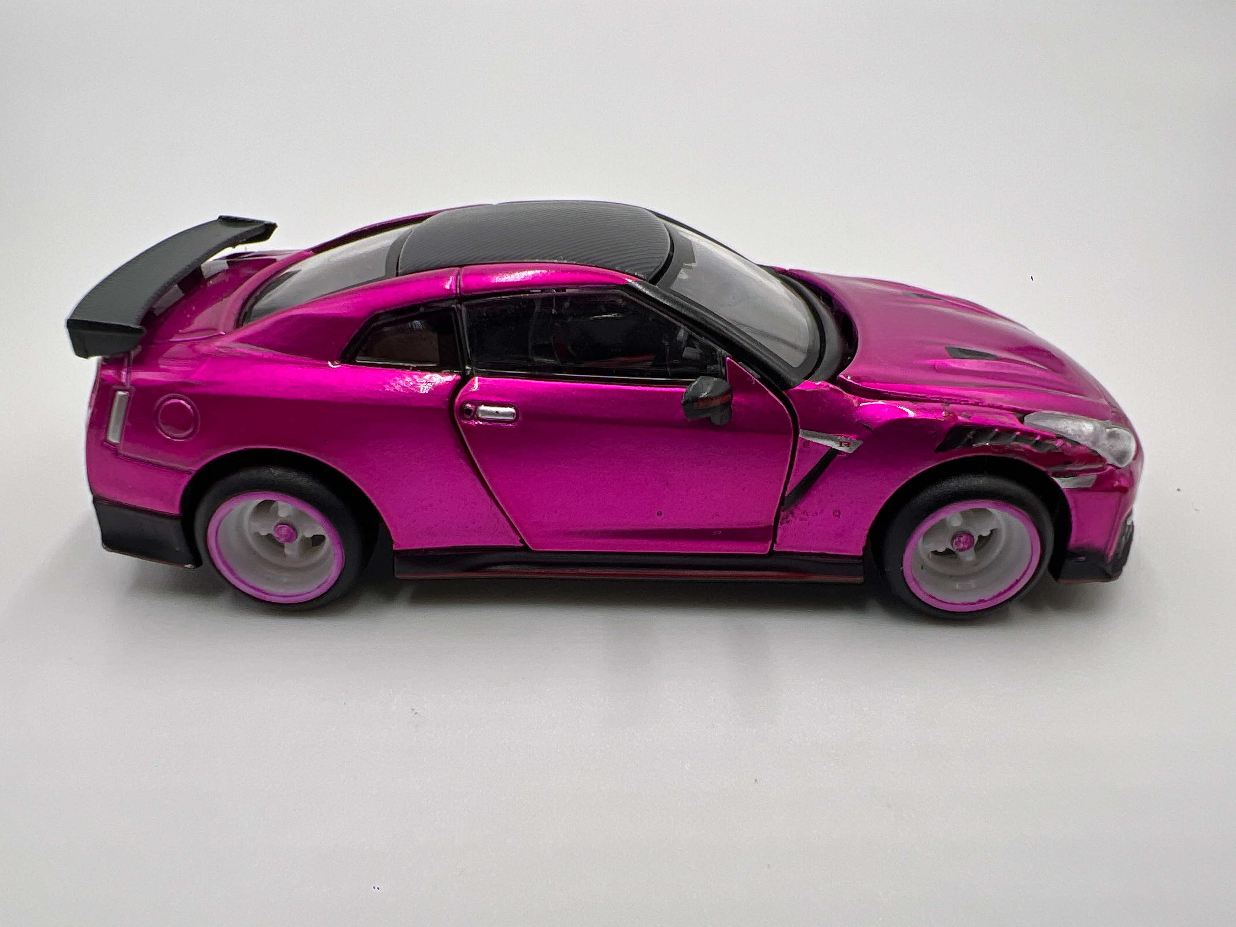 Era Car Nissan GT-R Nismo 2020 Pink Loose CUSTOM - Image 4