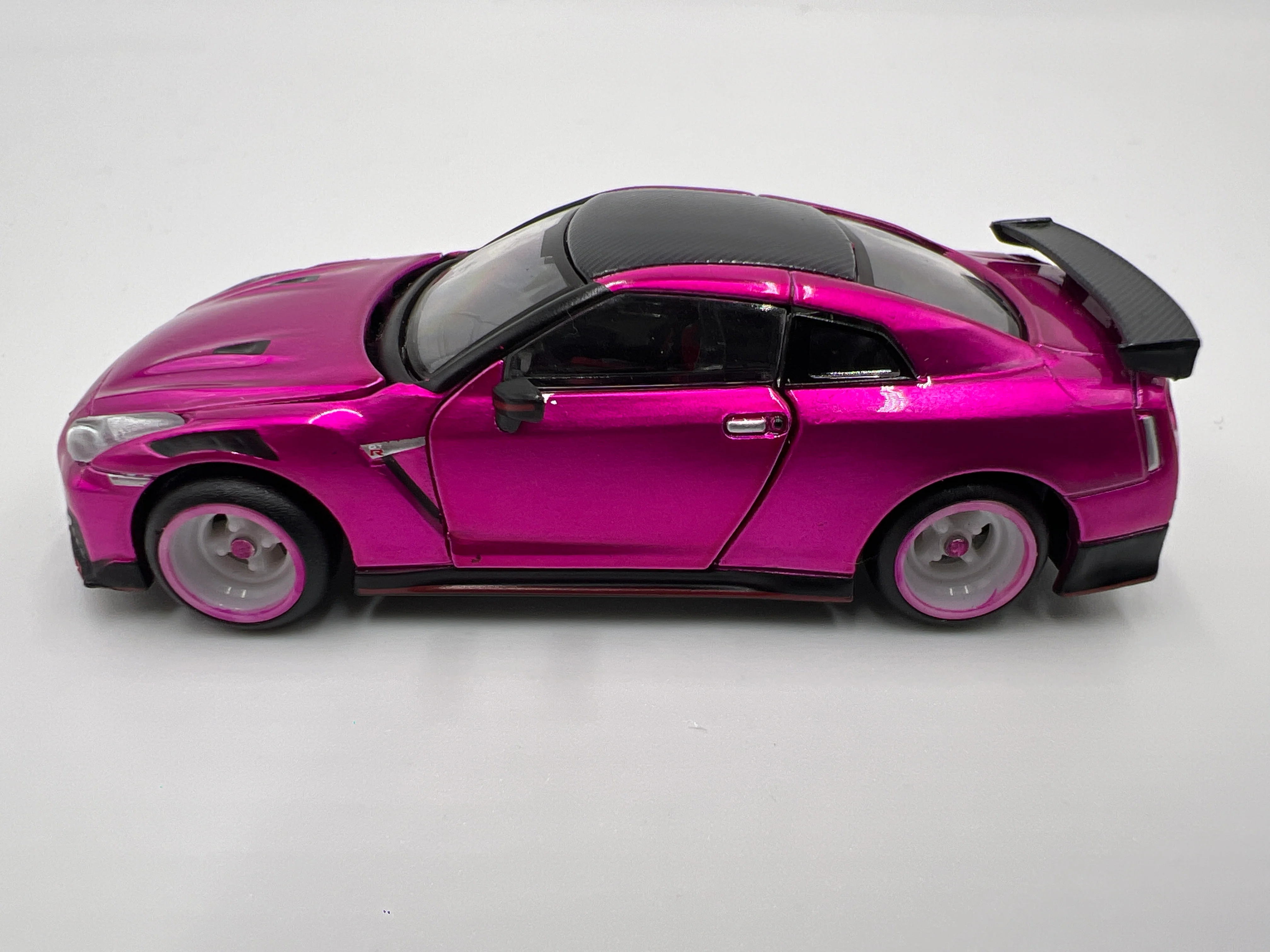 Era Car Nissan GT-R Nismo 2020 Pink Loose CUSTOM - Image 5