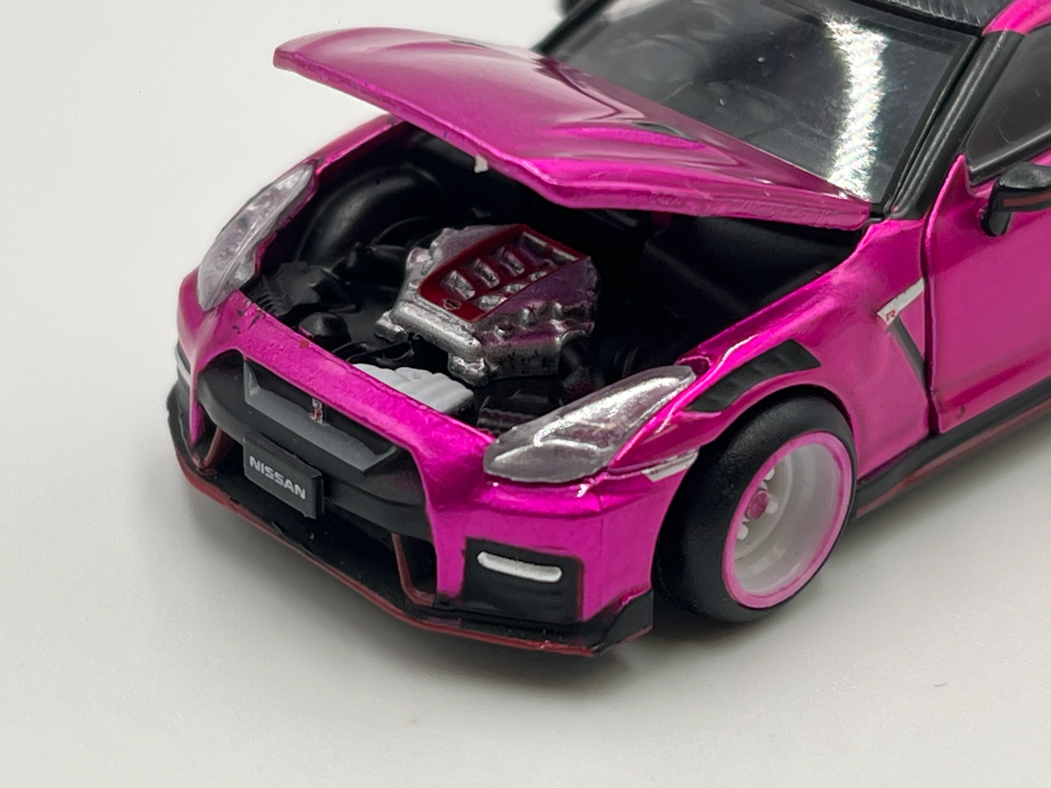 Era Car Nissan GT-R Nismo 2020 Pink Loose CUSTOM - Image 7