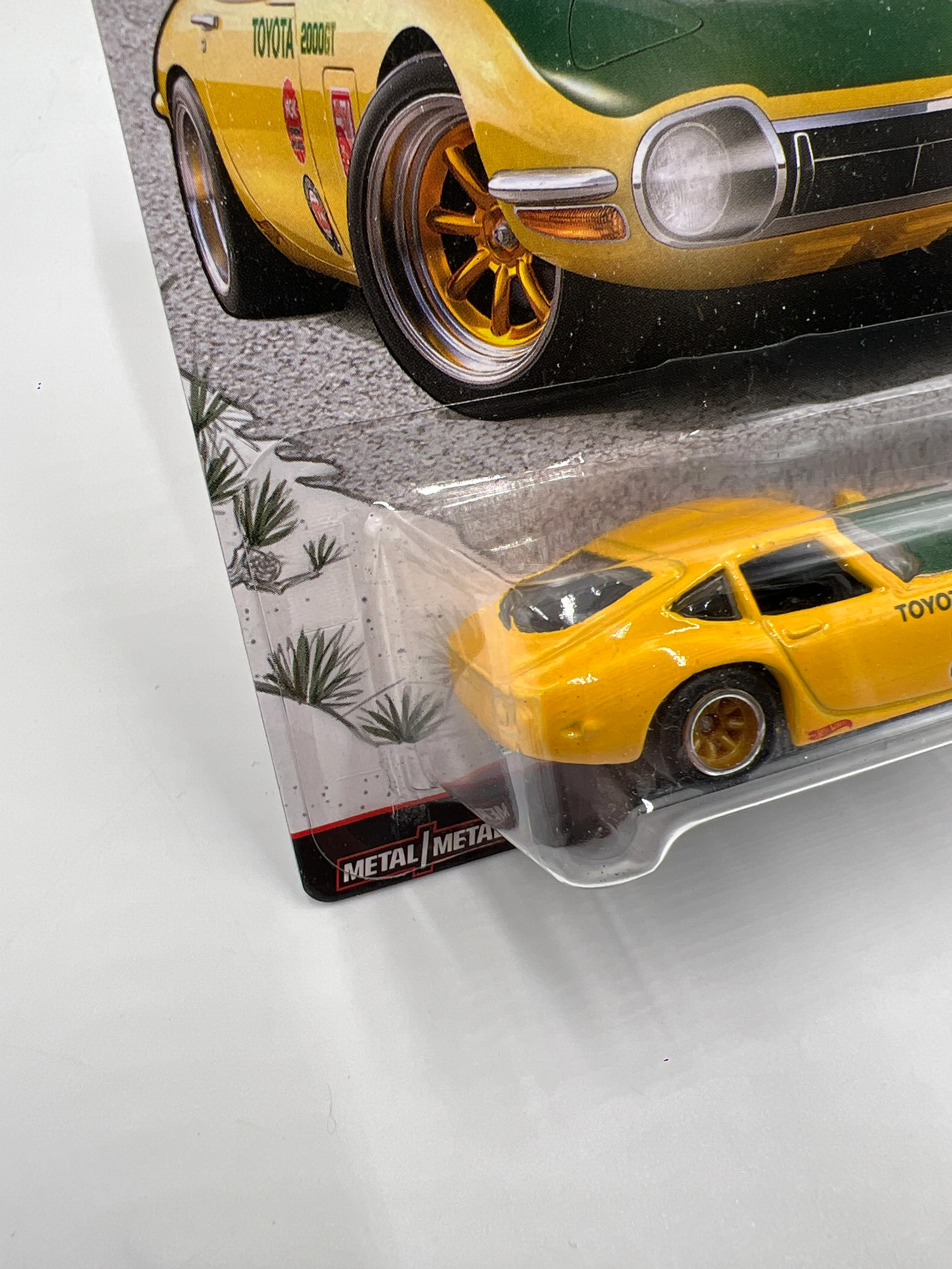 Hot Wheels Car Culture Japan Historics 1 #4 Toyota 2000 GT Yellow/Green W/Protector - Image 5