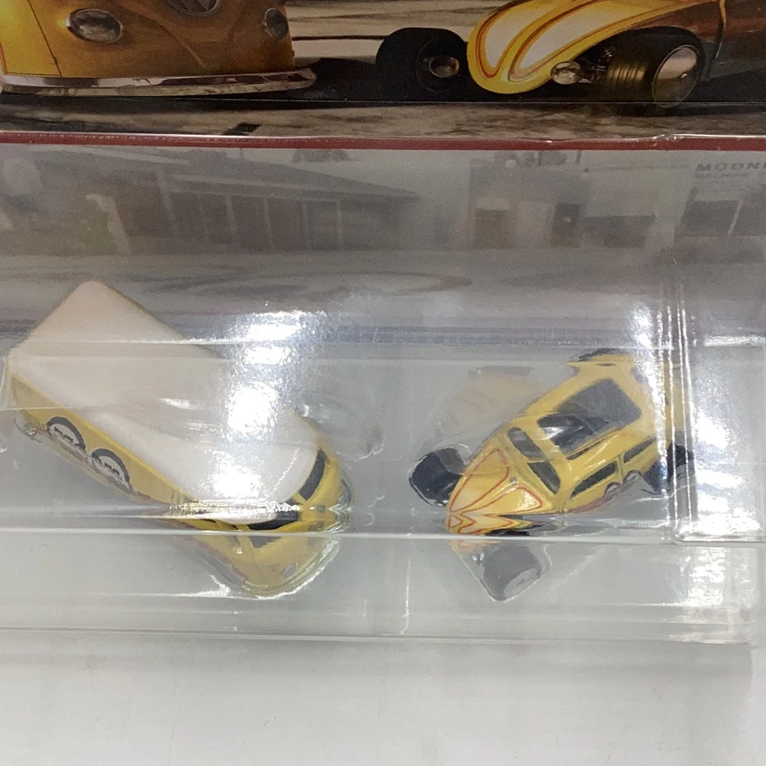 Hot wheels car culture team 2 pack target exclusive Volkswagen T1 Panel Bus Custom Volkswagen Beetle mooneyes 282H - Image 4
