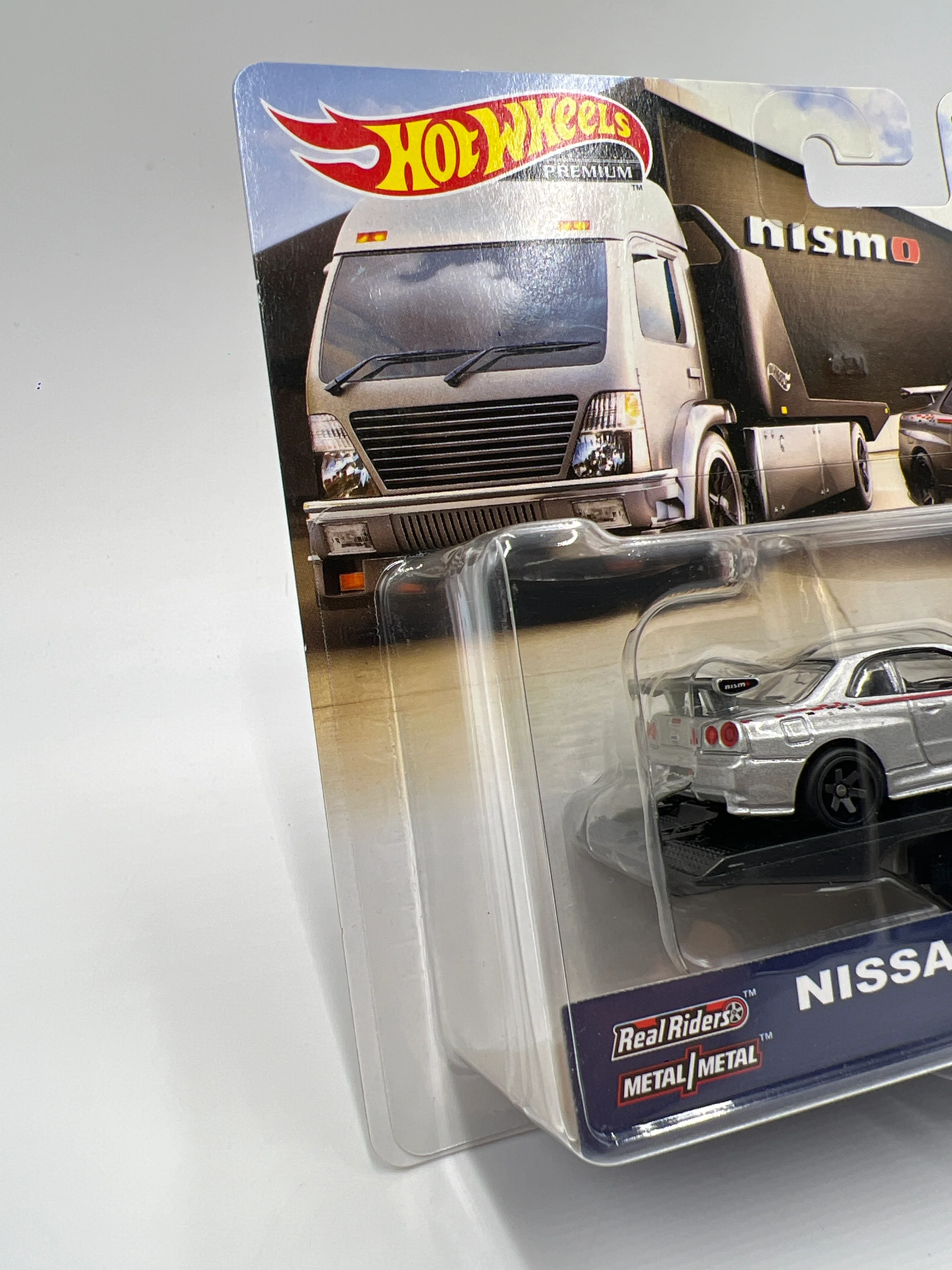 Hot Wheels Car Culture Team Transport #12 Nismo Nissan Skyline GT-R BNR34 & Aero Lift W/Protector - Image 5