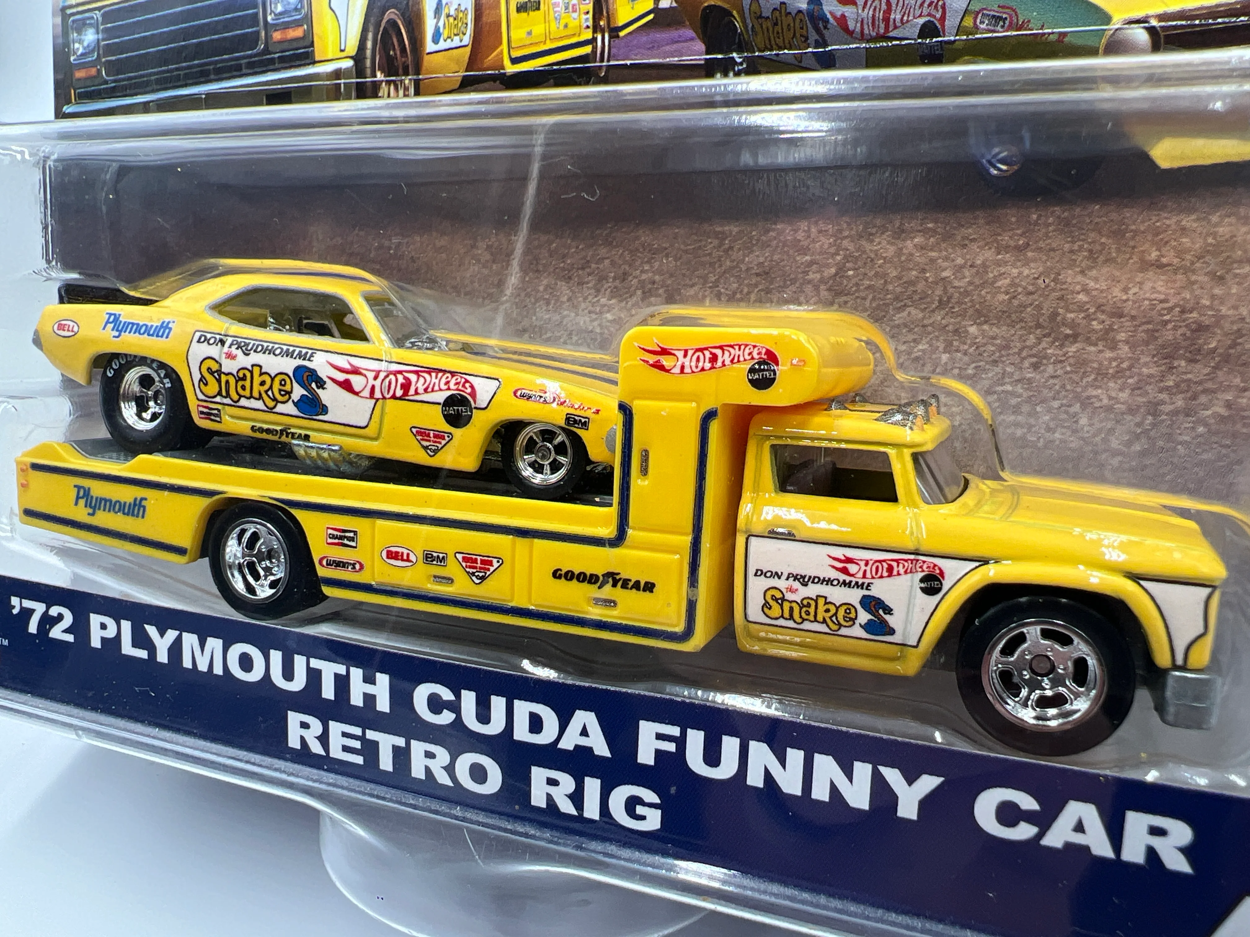 Hot Wheels Car Culture Team Transport #4 72 Plymouth Cuda Funny Car Snake & Retro Rig W/Protector - Image 3