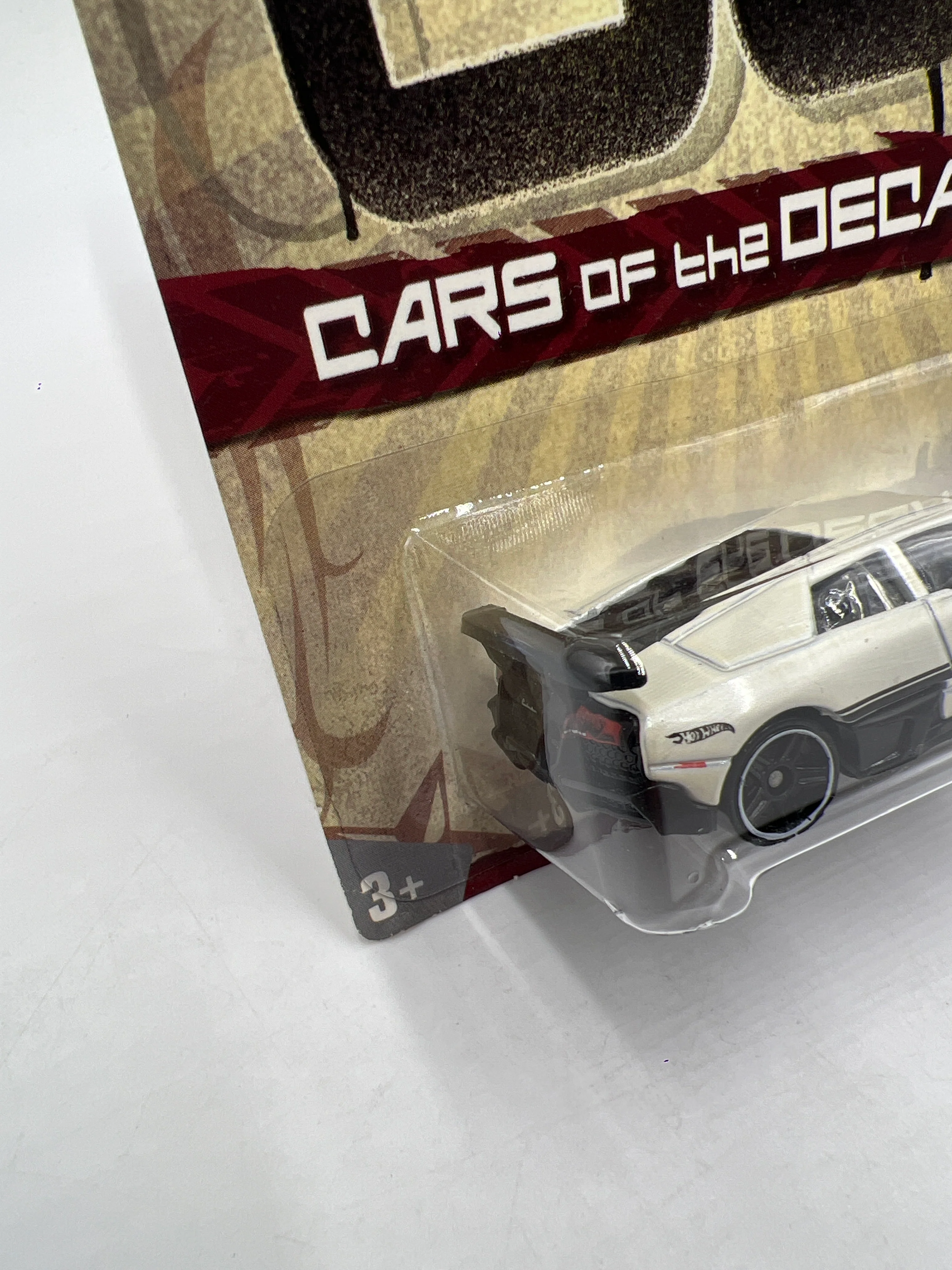 Hot Wheels Cars of the Decades The 00s #32 Lamborghini Murcielago LP 670-4 Superveloce White W/Protector - Image 4