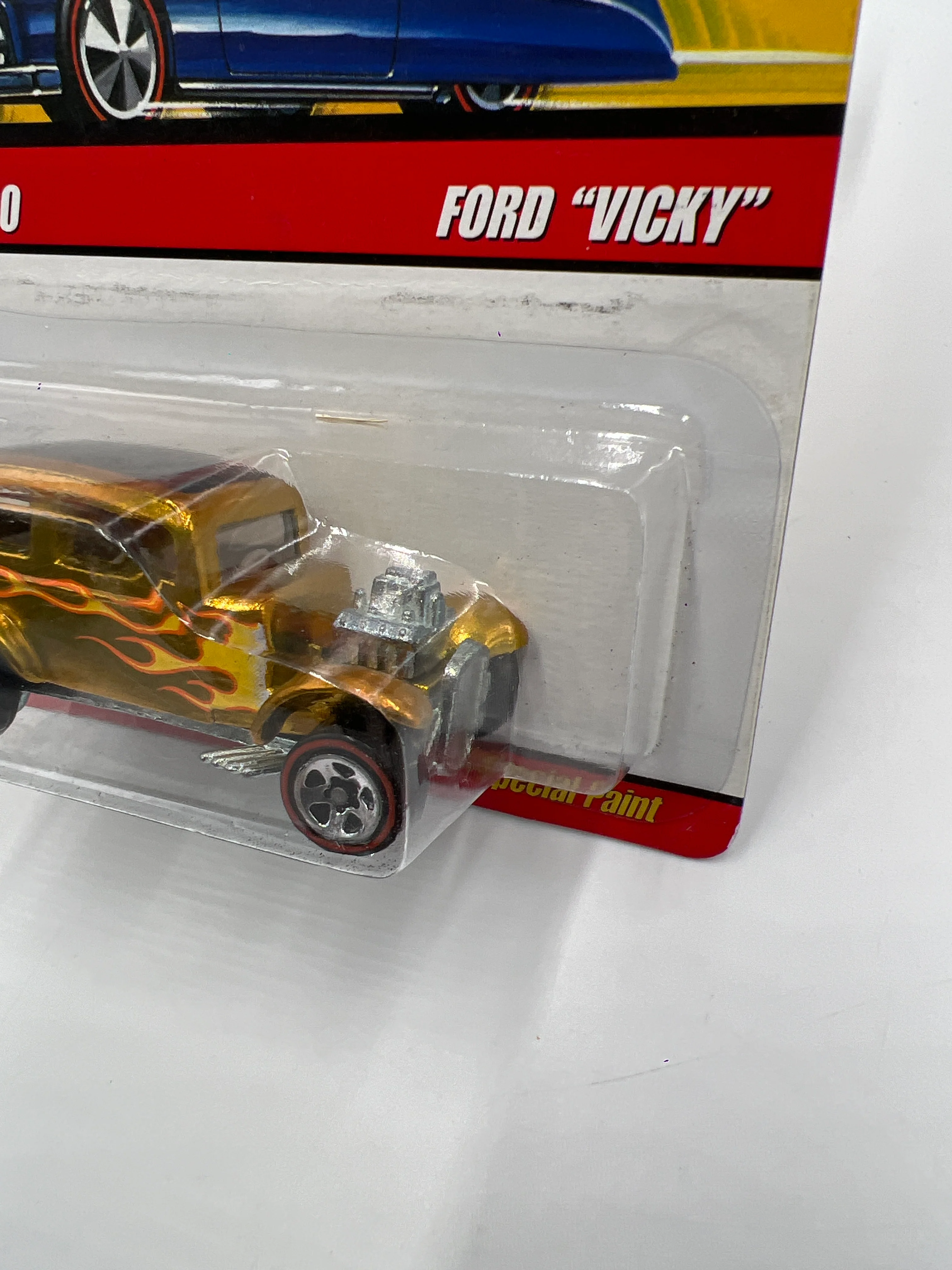 2007 Hot Wheels Classics Series 3 #11 Ford Vicky Gold - Image 4