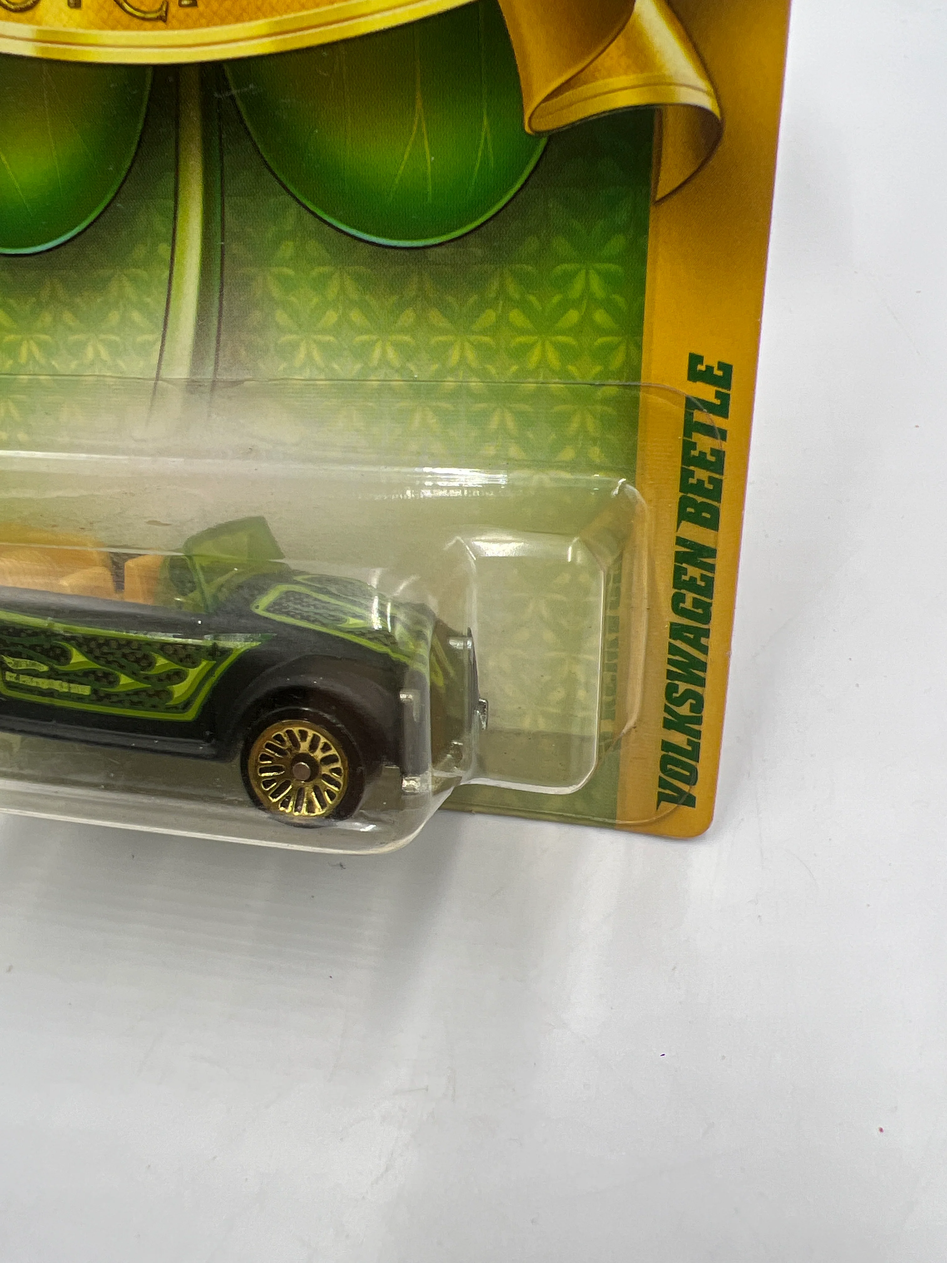 2011 Hot Wheels Clover Cars Volkswagen Beetle 157H - Image 4