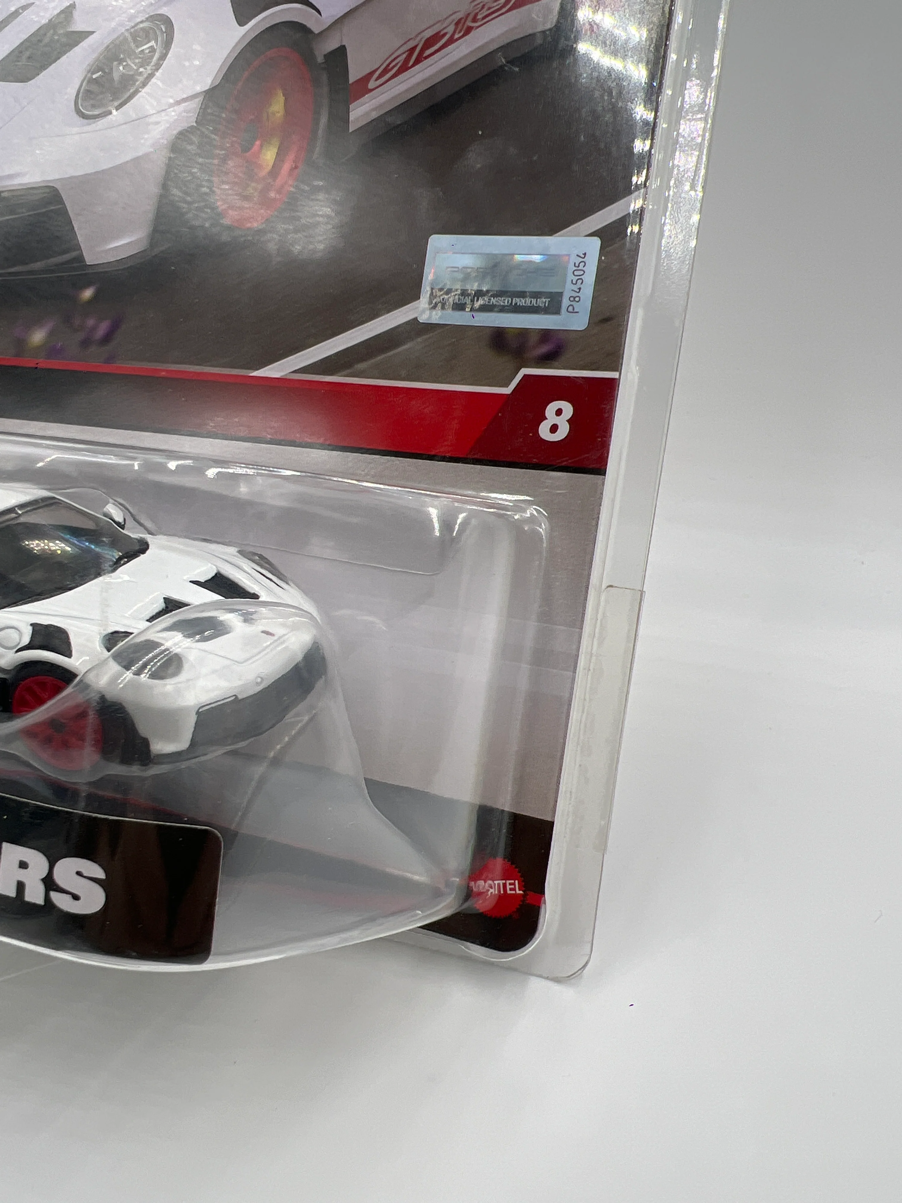 Hot Wheels Premium 1:43 Scale #8 Porsche 911 GT3 RS White/Red - Image 3