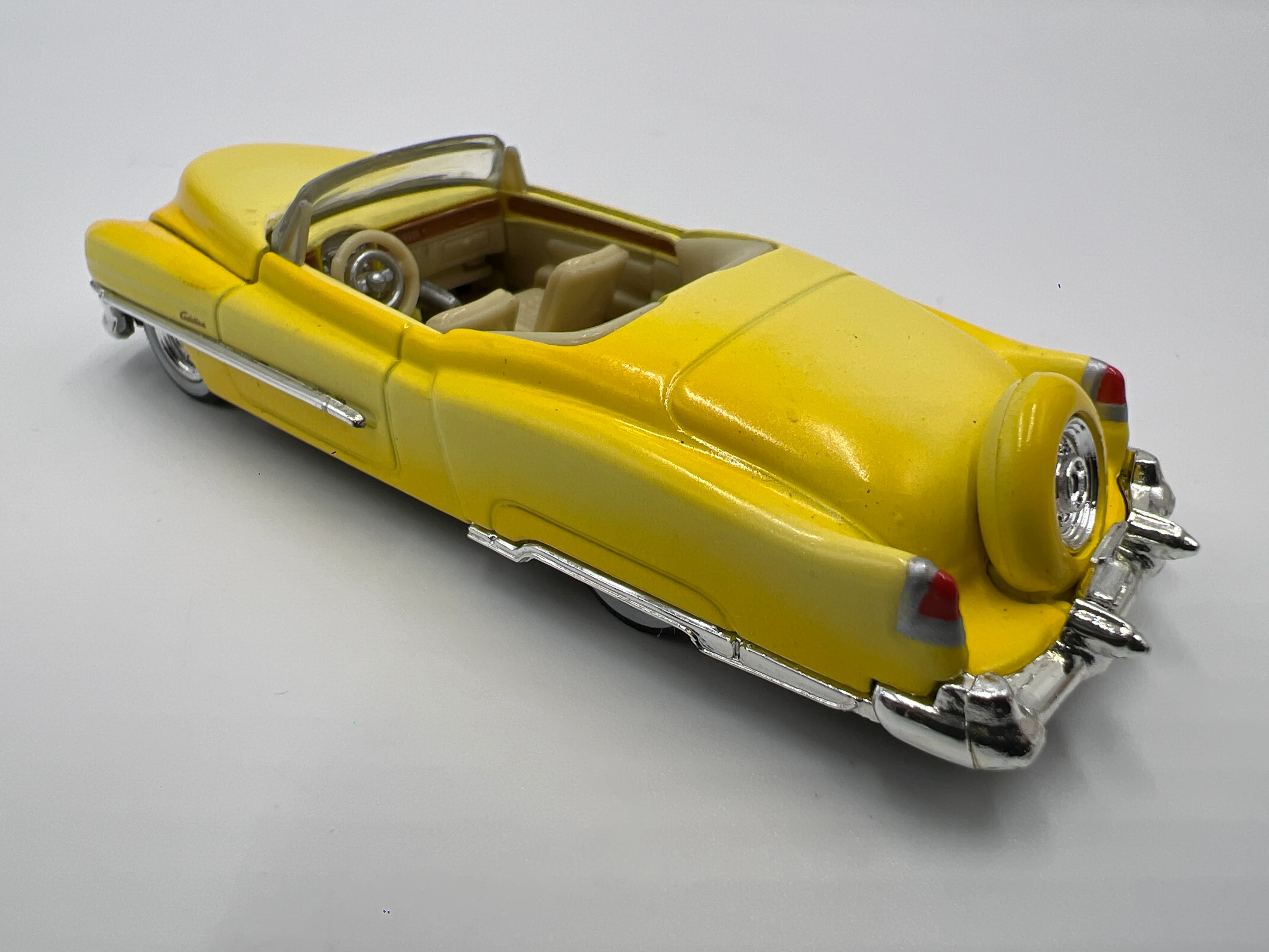 Hot Wheels Collectibles 1/64 Legends John D’Agostino 1953 Cadillac Eldorado Biarritz Yellow Loose - Image 2