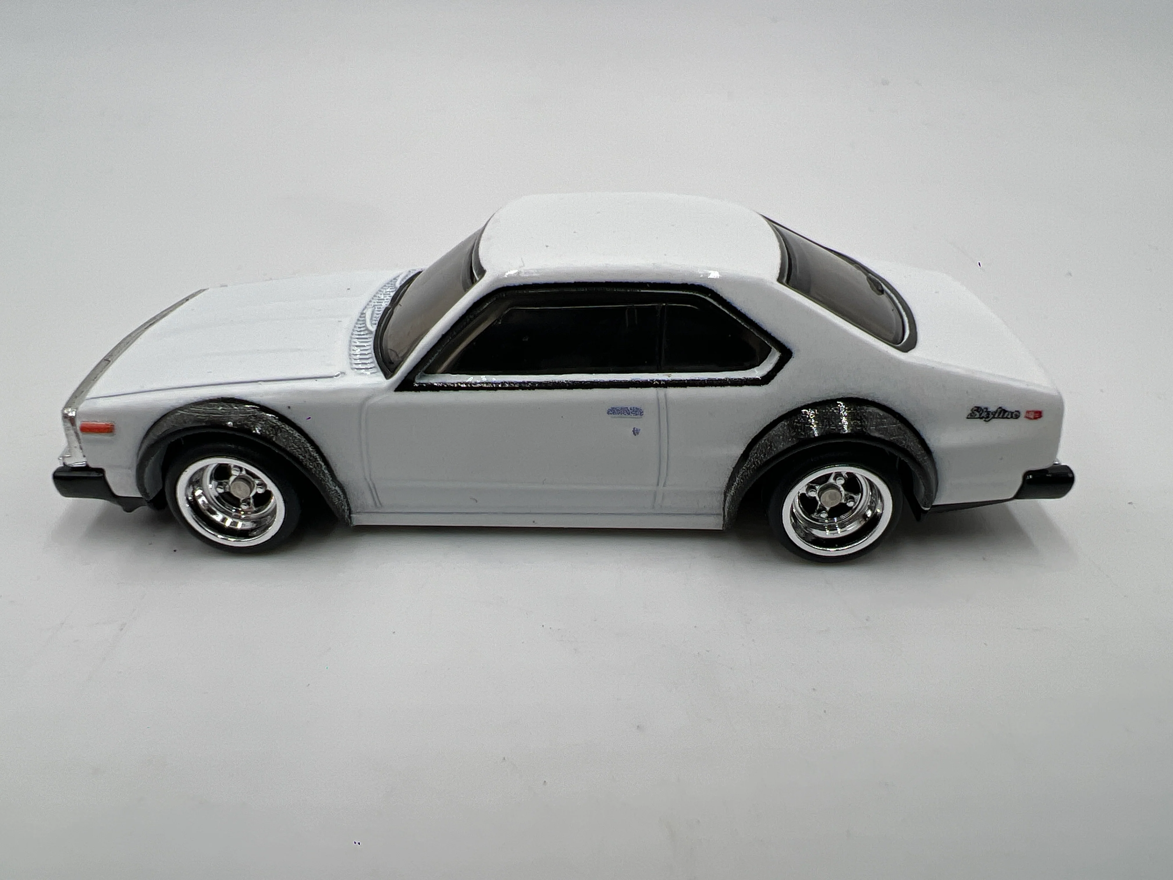 Hot Wheels Diorama Premium Nissan Skyline C210 White Loose - Image 5