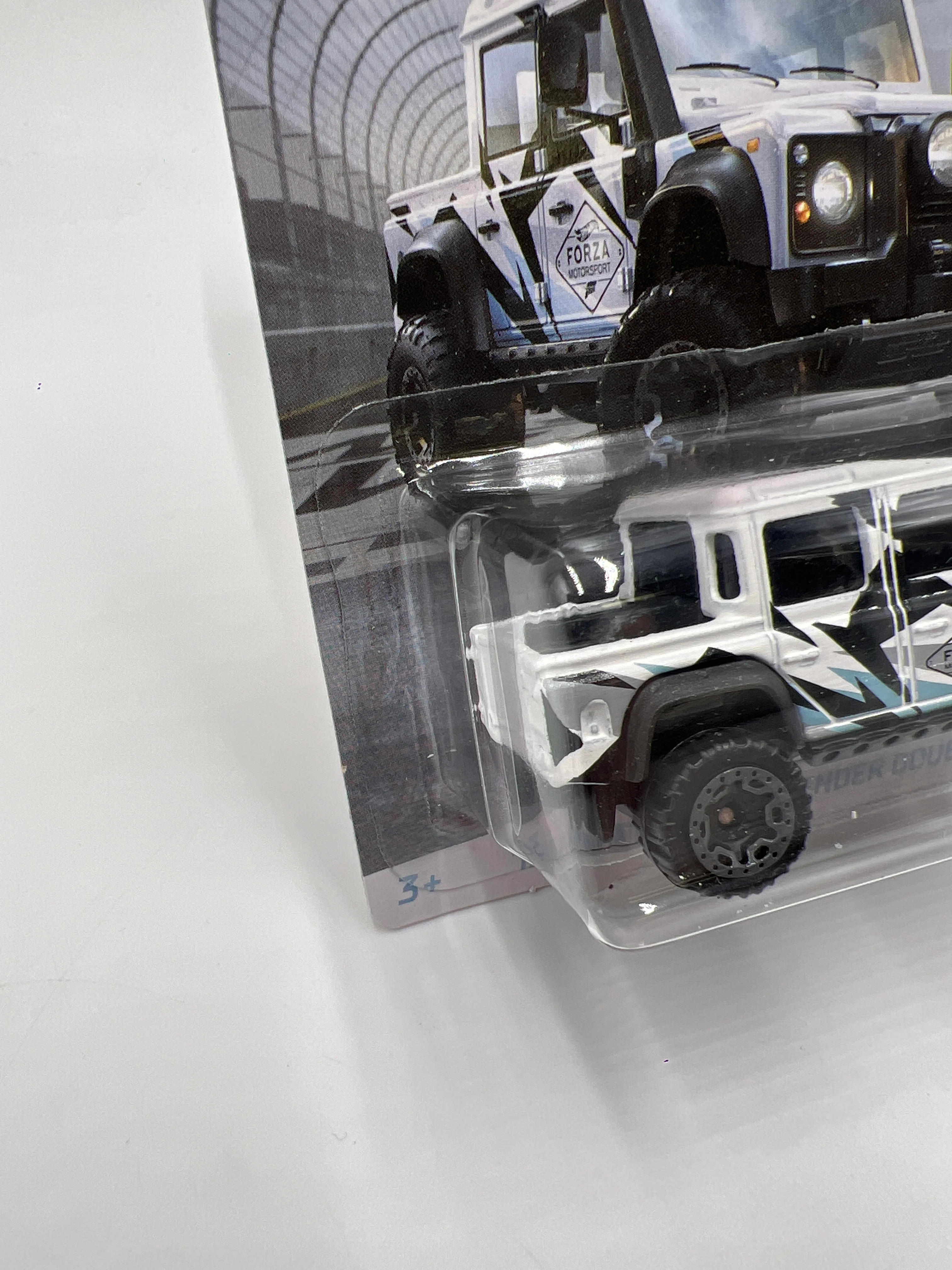 Hot Wheels Forza Motorsport #1 15 Land Rover Defender Double Cab White 160Q - Image 4