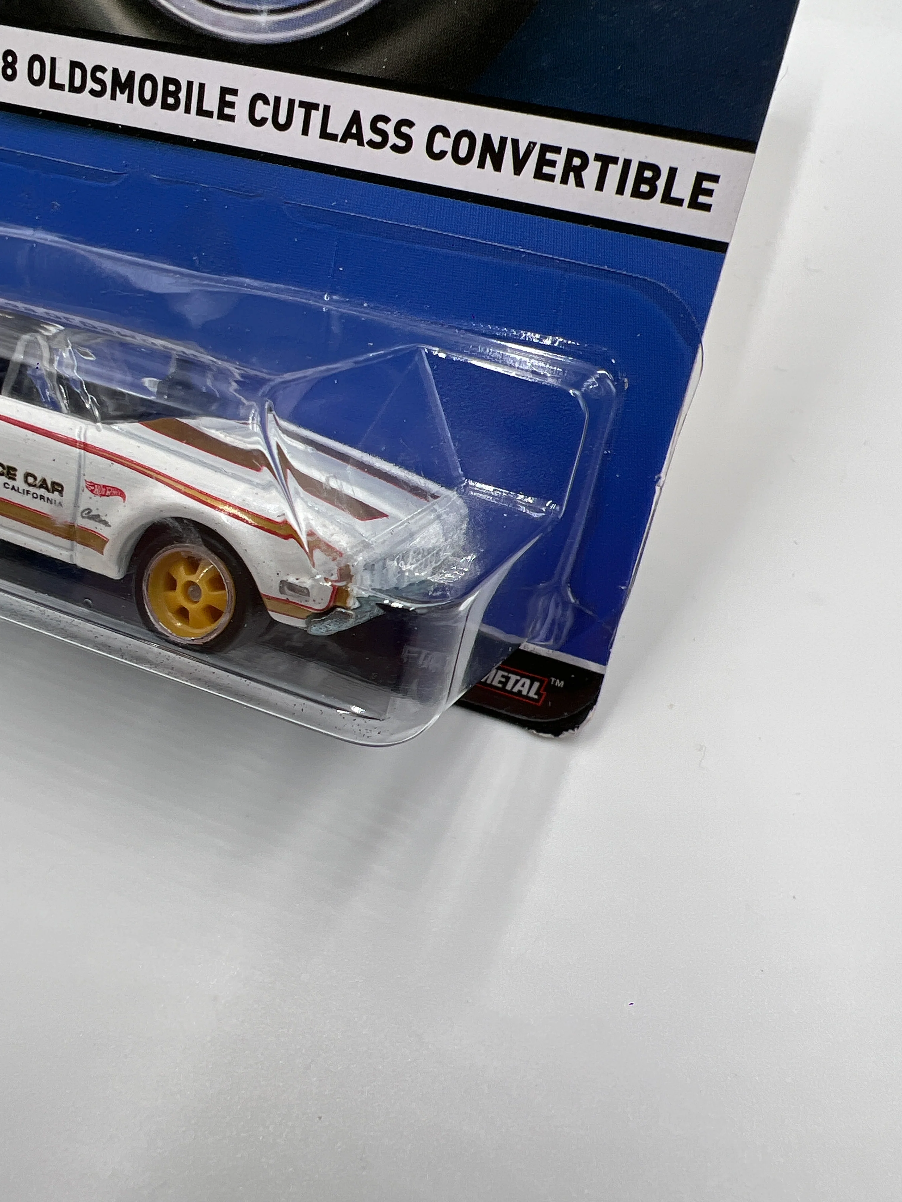 Hot Wheels Heritage Real Riders #16 Hurst 68 Oldsmobile Cutlass Convertible White (Bad Card) 245B - Image 4