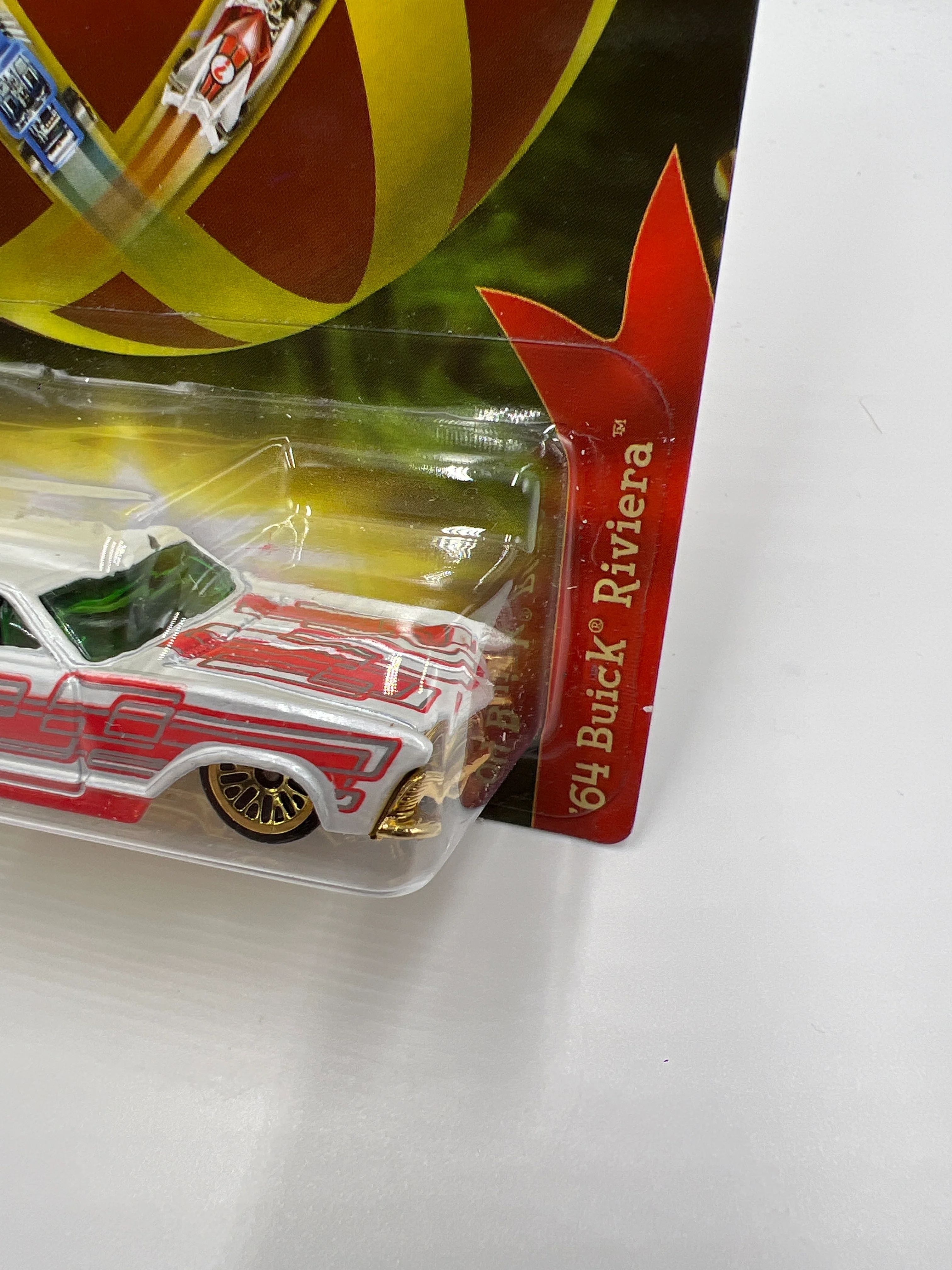 Hot Wheels Holiday Hot Rods 64 Buick Riviera White/Red 160O - Image 4