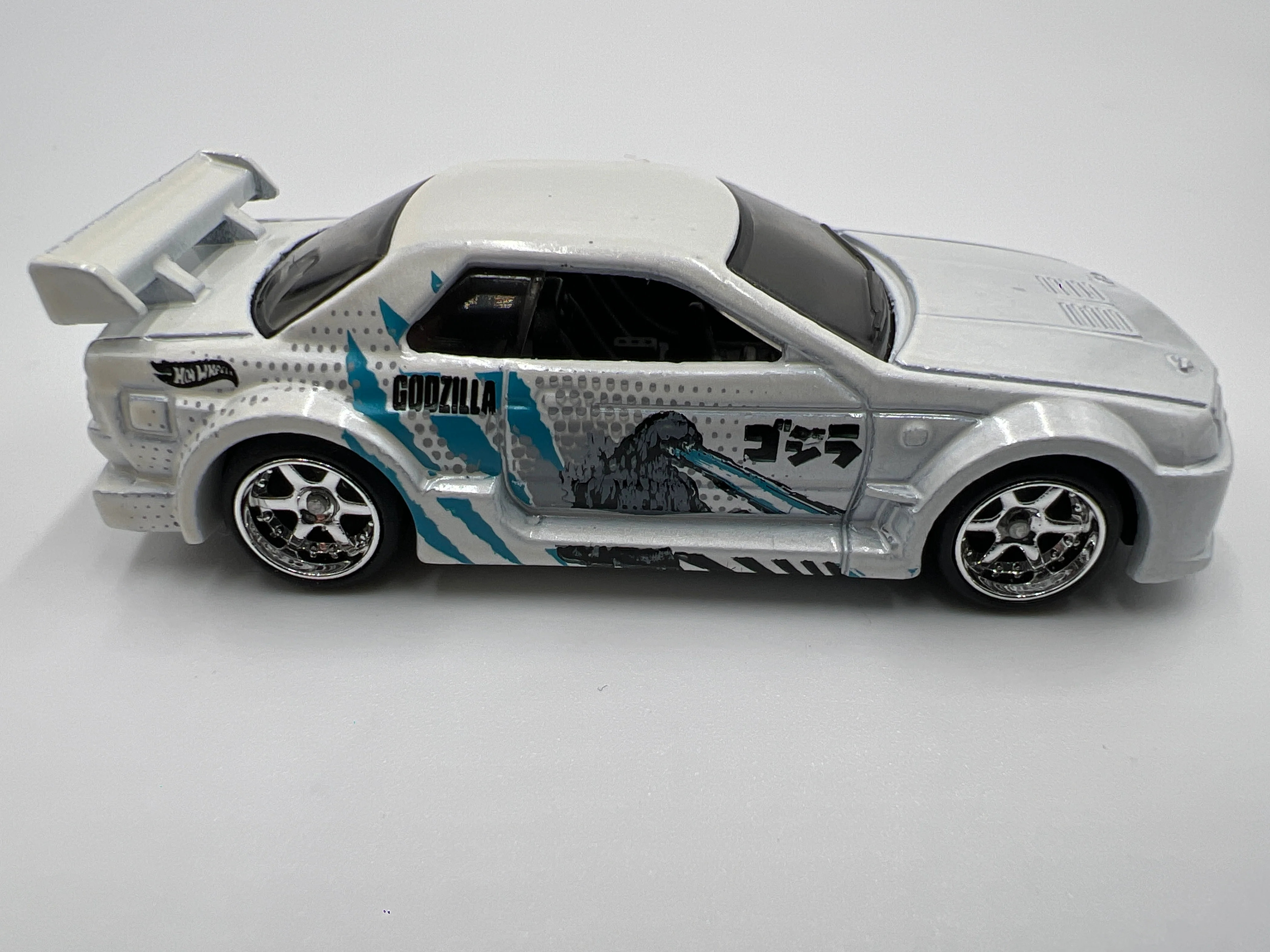 Hot Wheels Nissan Skyline GT-R R32 White Loose CUSTOM - Image 4