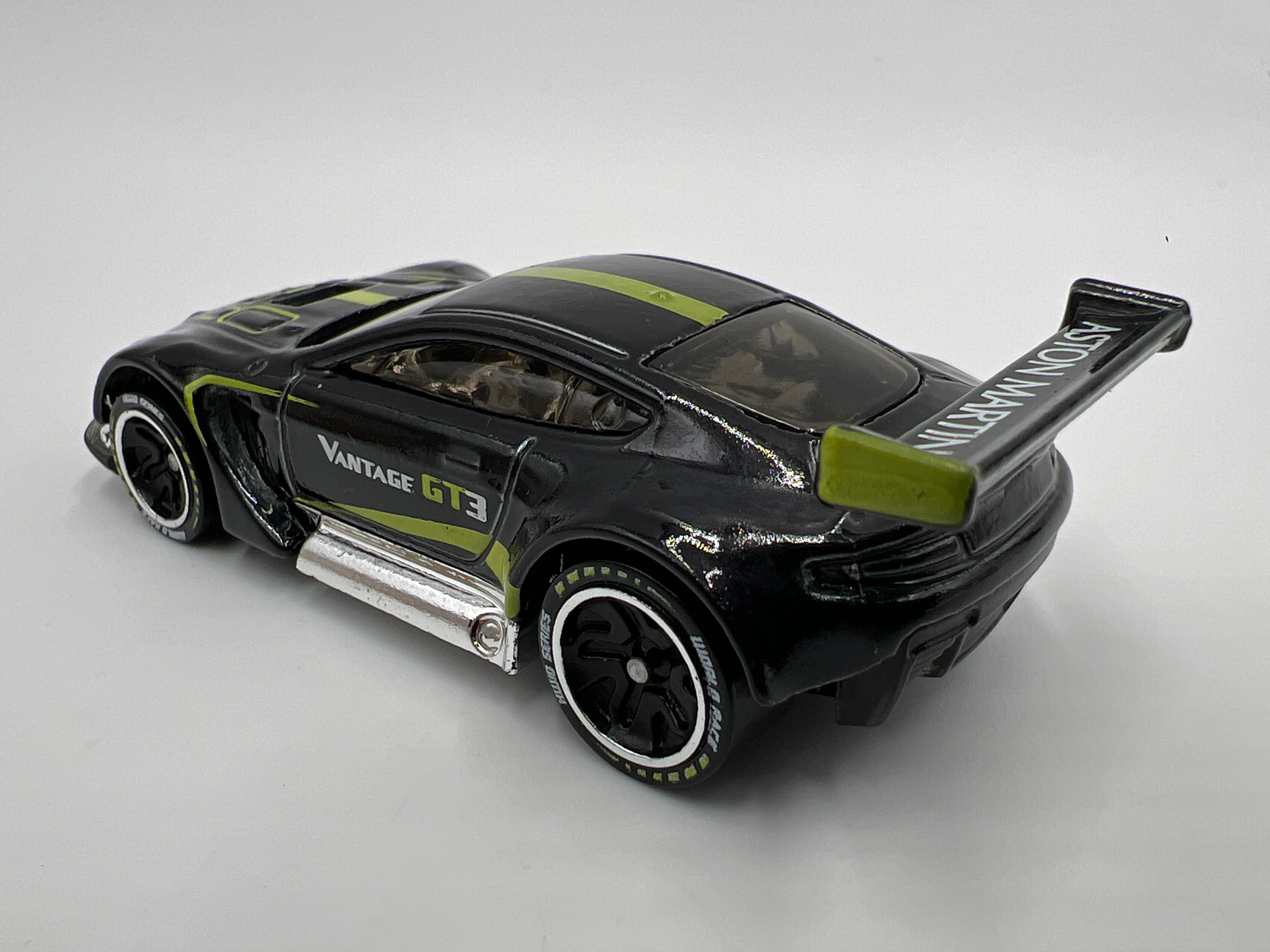 Hot Wheels iD World Race Series 2 #3 Aston Martin Vantage GT3 Black - Image 3