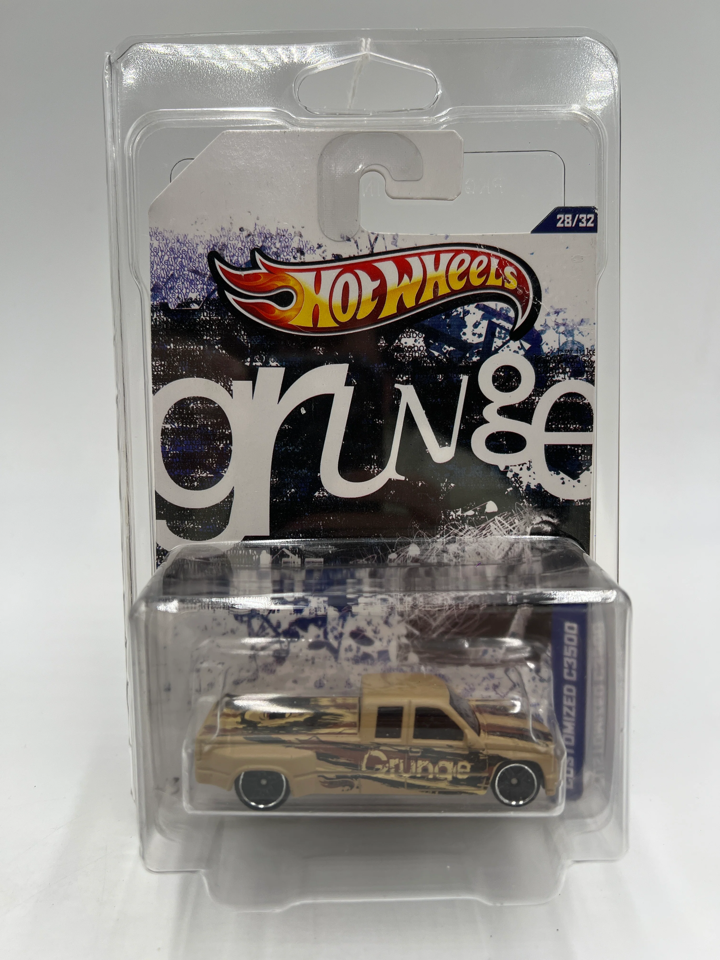 Hot Wheels Jukebox Grunge #28 Customized C3500 Tan W/Protector Bad Card - Image 3