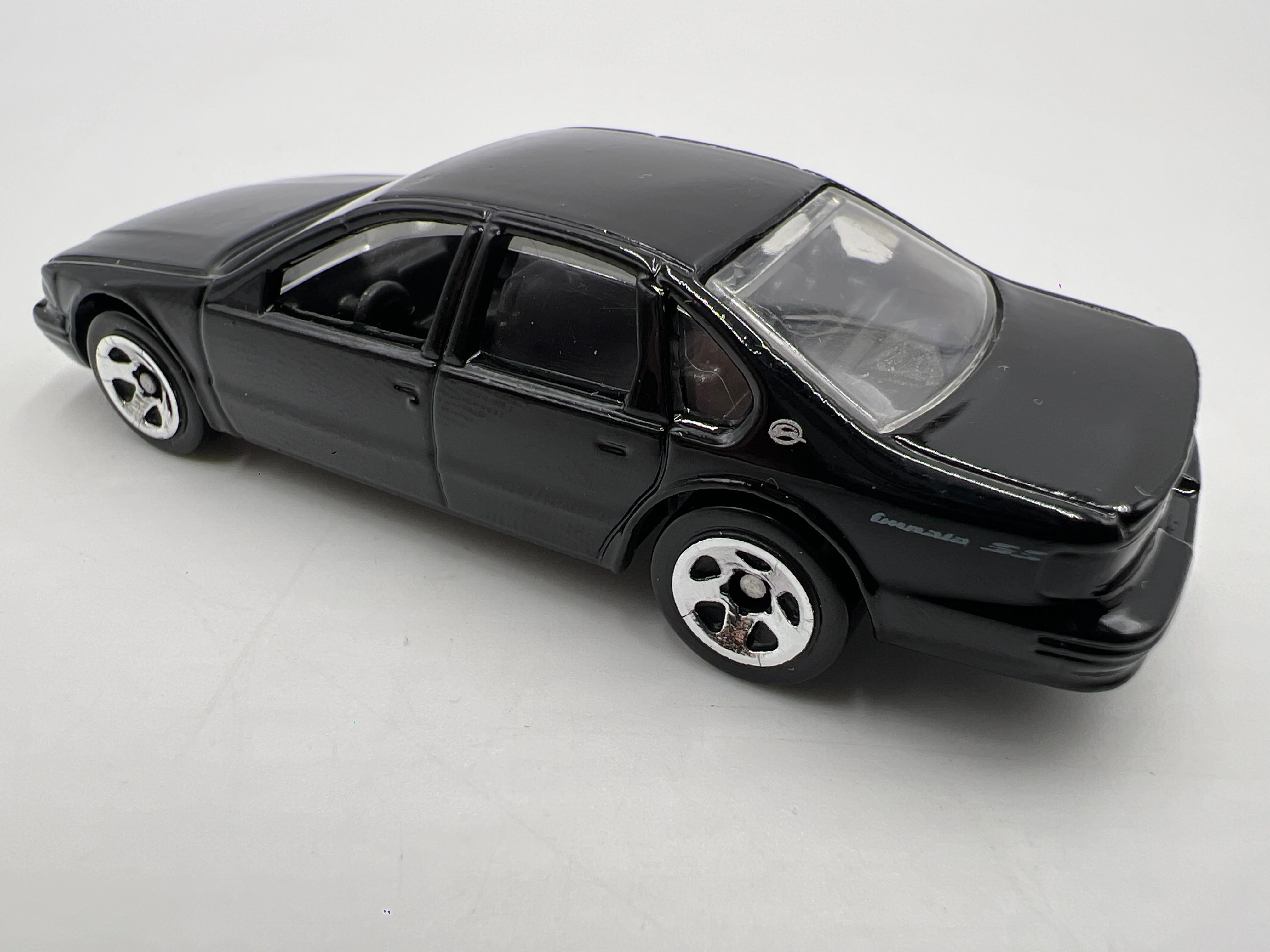 Hot Whees 96 Chevy Impala SS Black Loose - Image 3