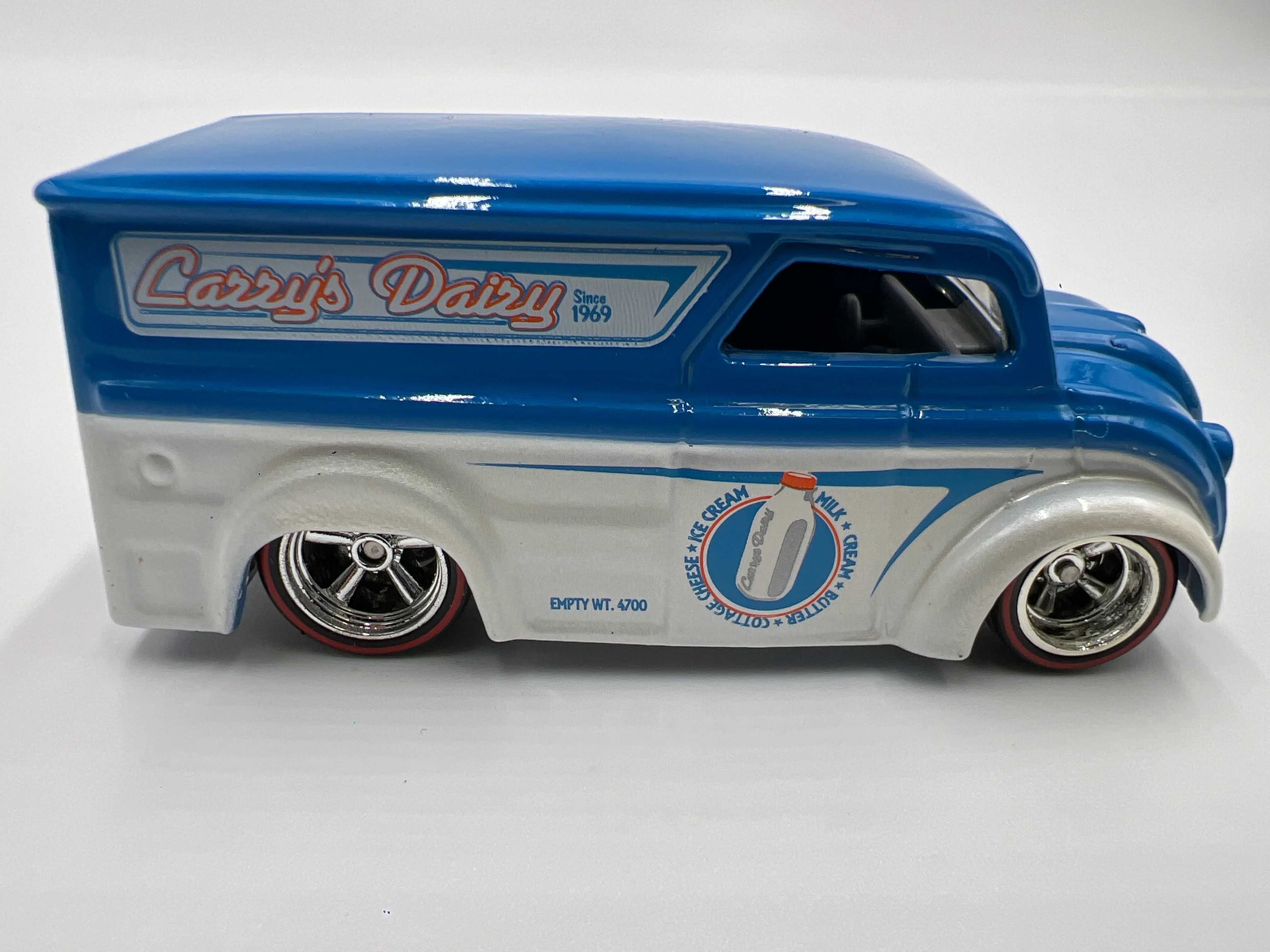 Hot Wheels 1/64 Larrys Garage Chase Premium Dairy Delivery Blue/White Loose - Image 3