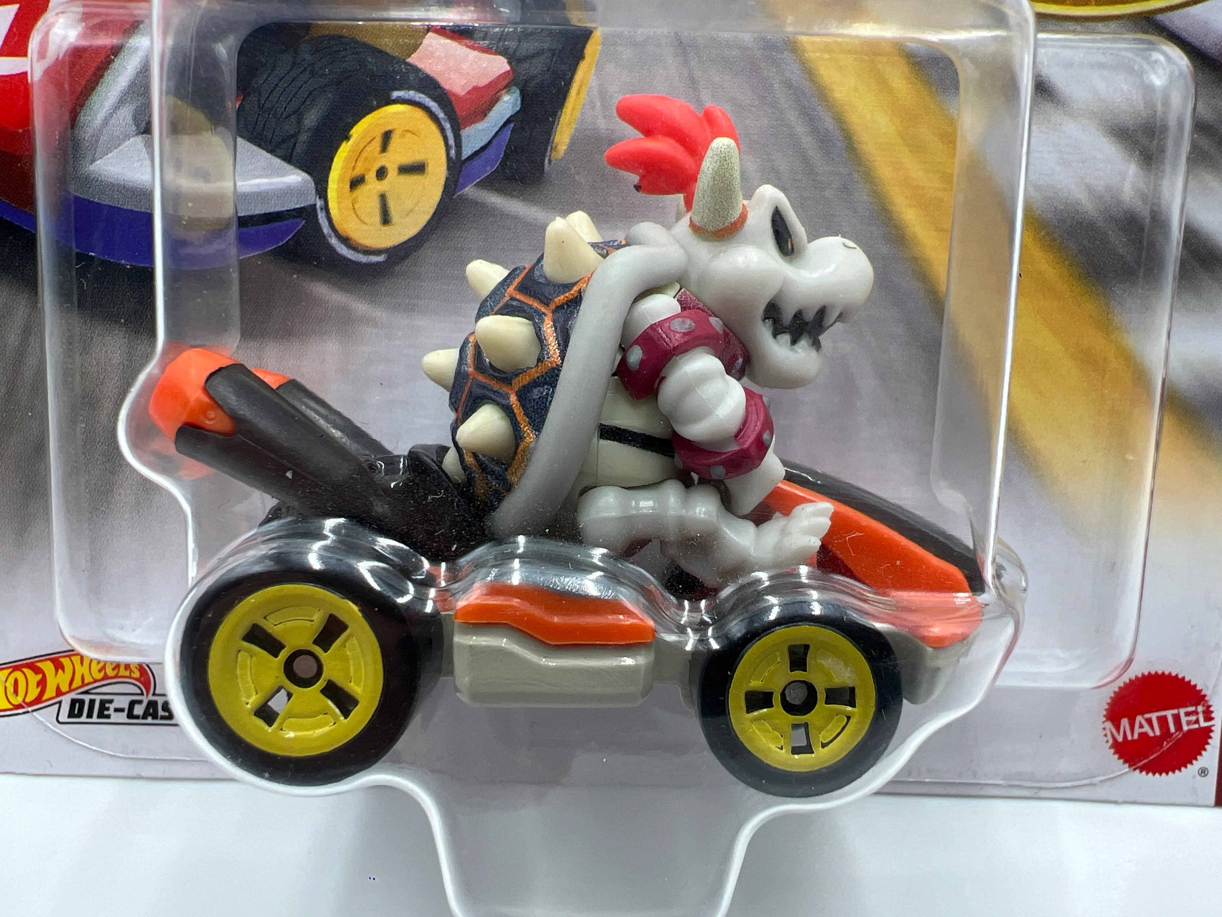 Hot Wheels Mario Kart Dry Bowser Standard Kart - Image 2
