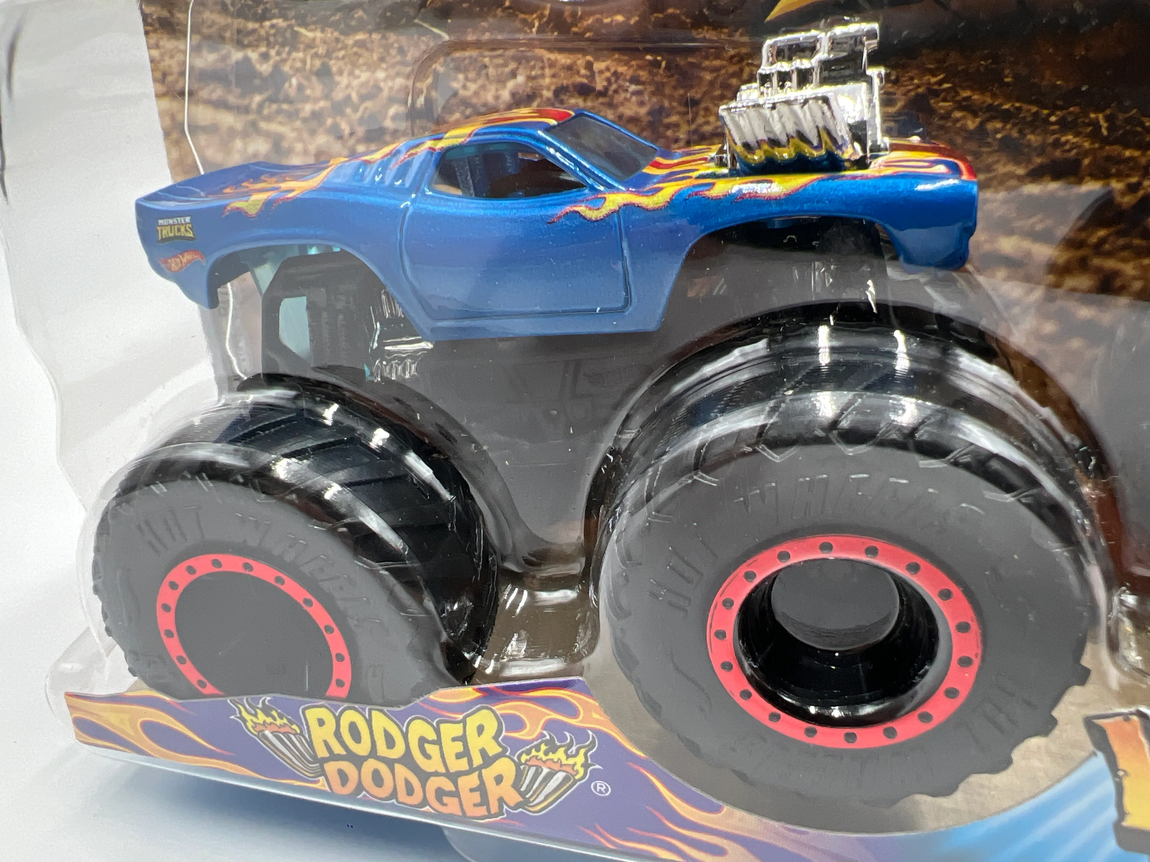 Hot Wheels Monster Trucks Demolition Doubles Rodger Dodger Vs Dodge Charger R/T 136H - Image 2