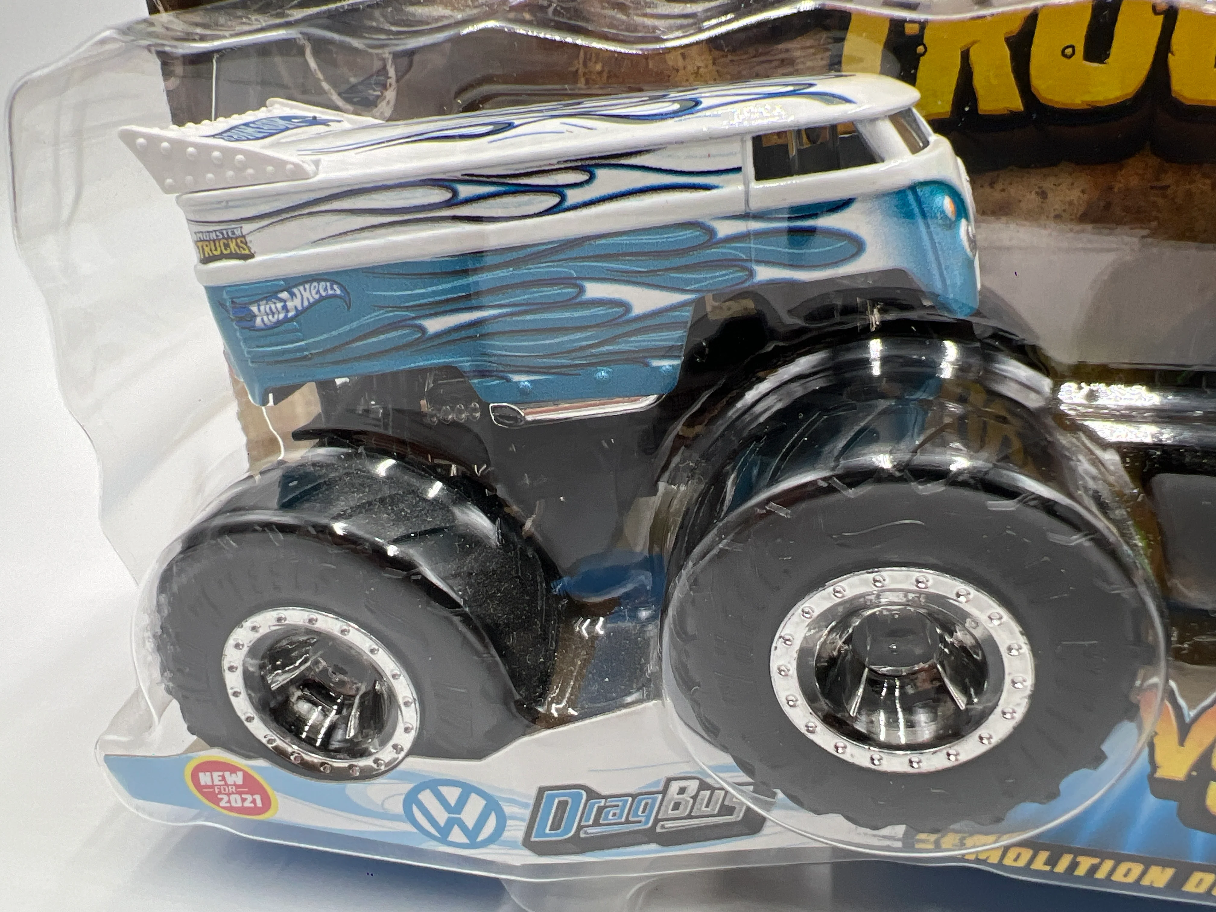 Hot Wheels Monster Trucks Demolition Doubles VW Drag Bus Vs Volkswagen Beetle 136G - Image 2
