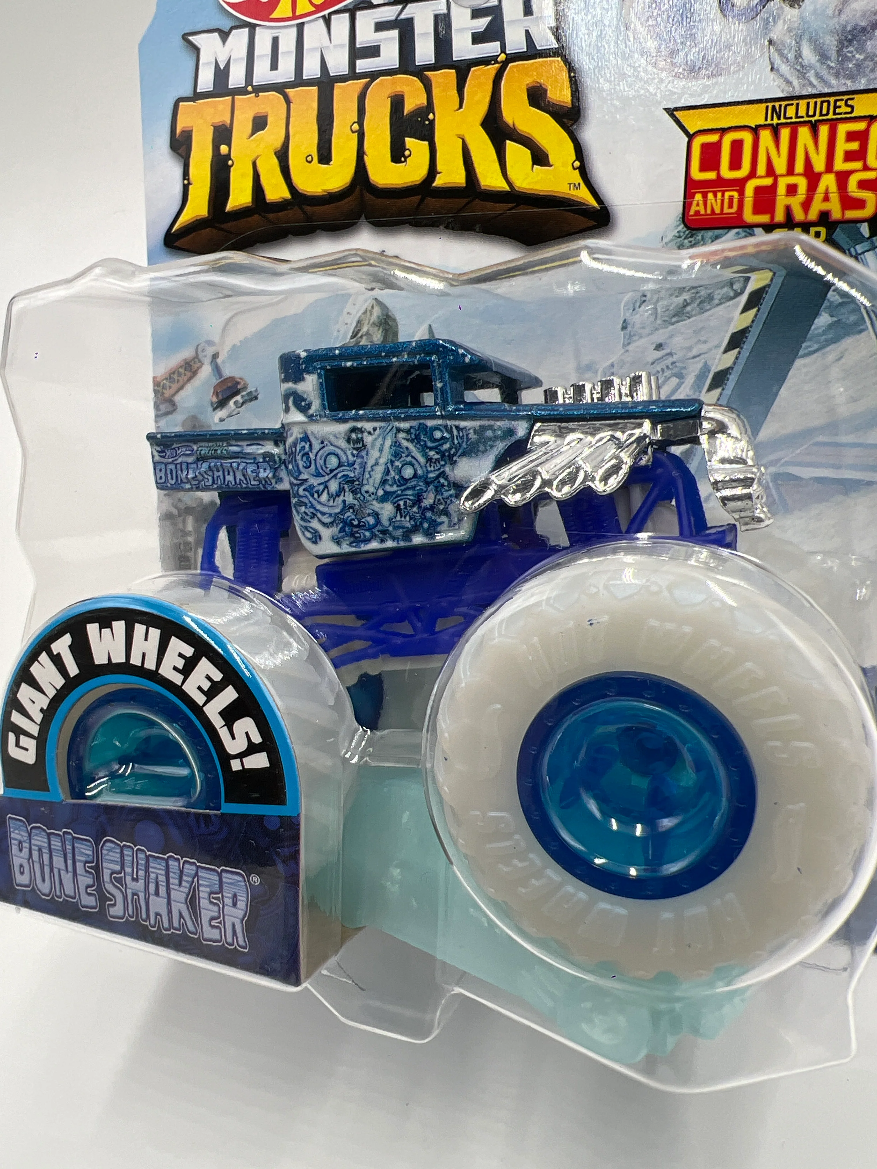 Hot Wheels Monster Trucks Blizzard Bashers Bone Shaker W/Protector - Image 3