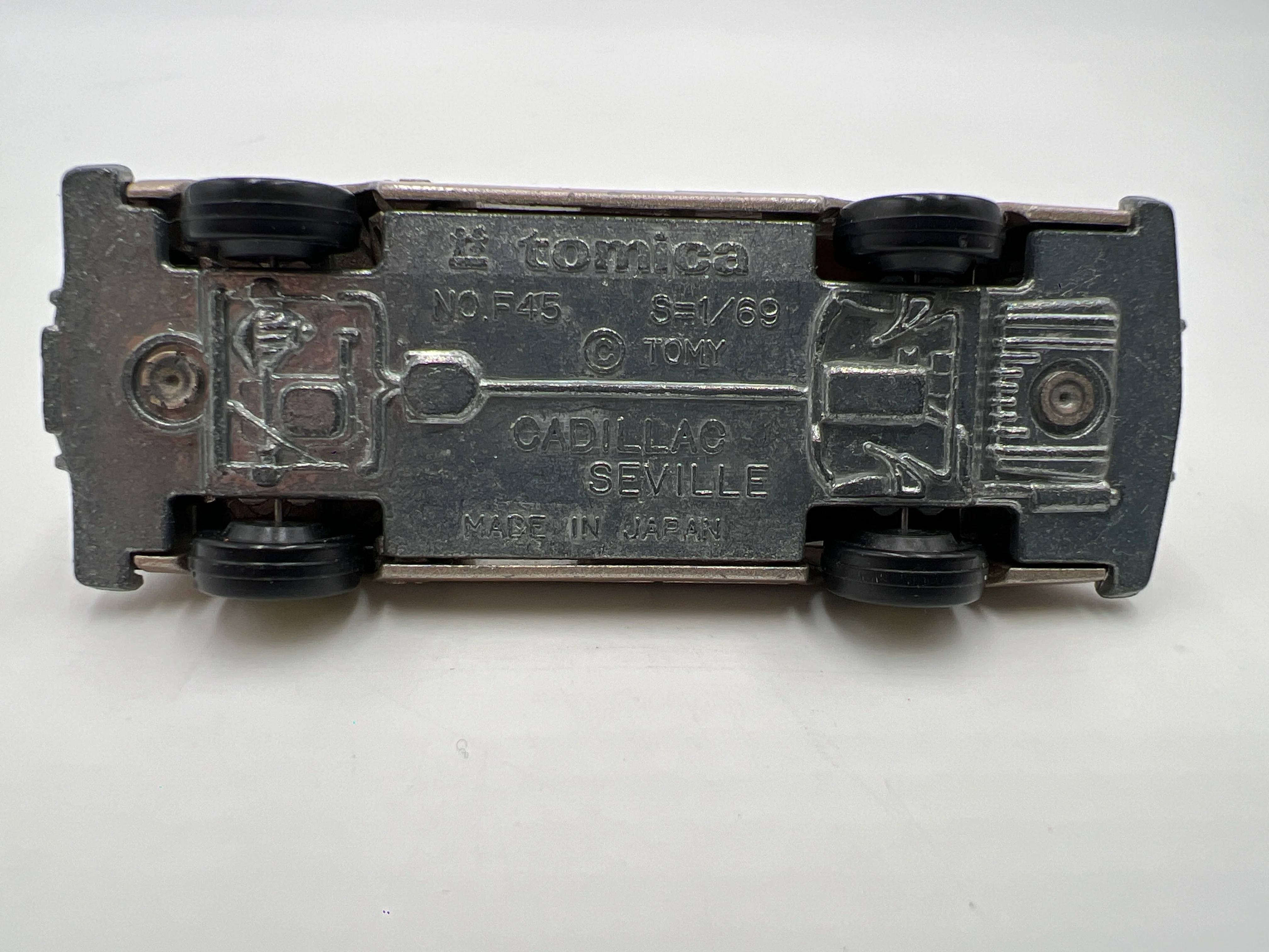 Tomica No. F45 Cadillac Seville Gold Loose - Image 6