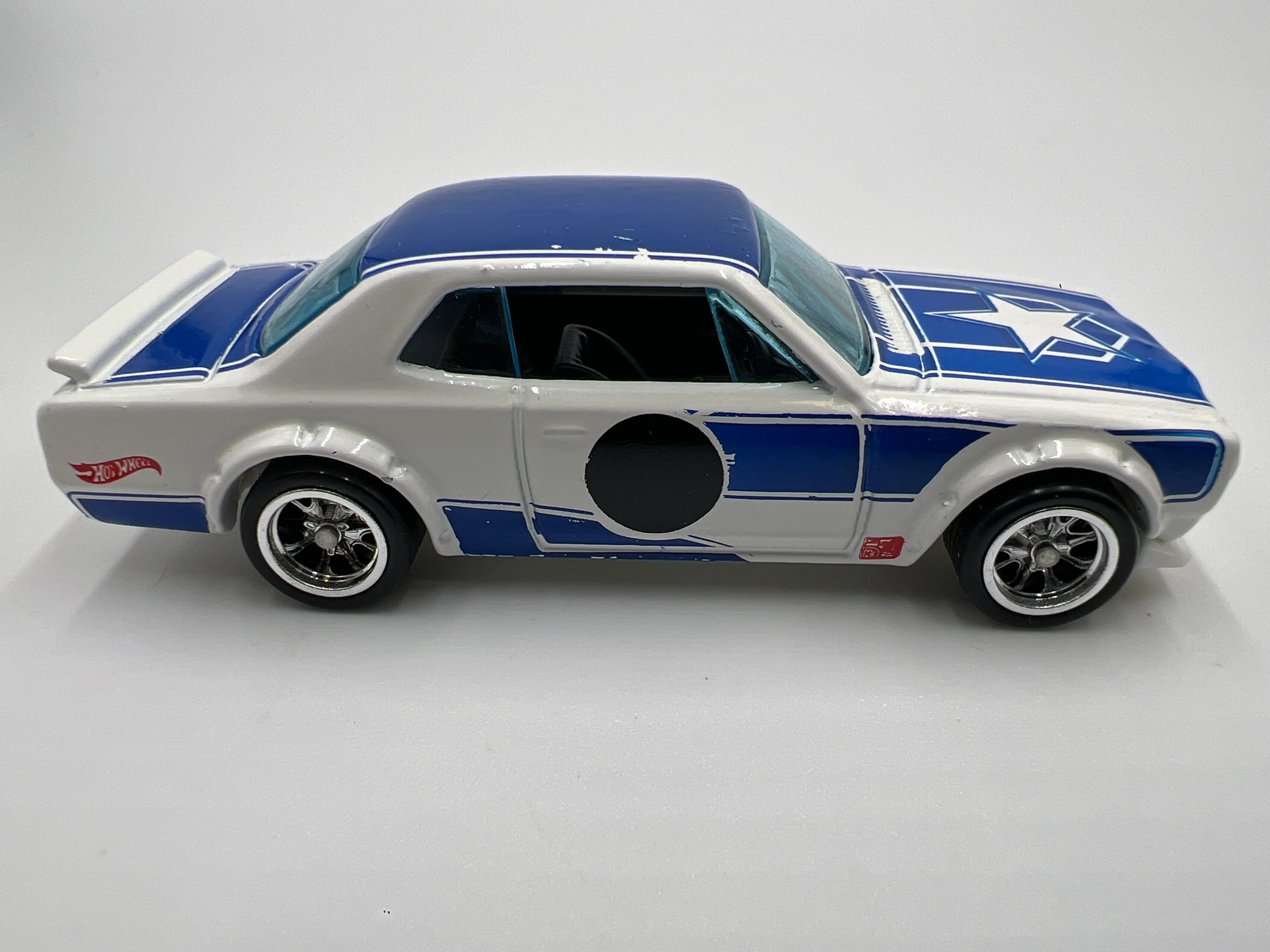 Hot Wheels Nissan Skyline H/T 2000GT-X White CUSTOM - Image 4