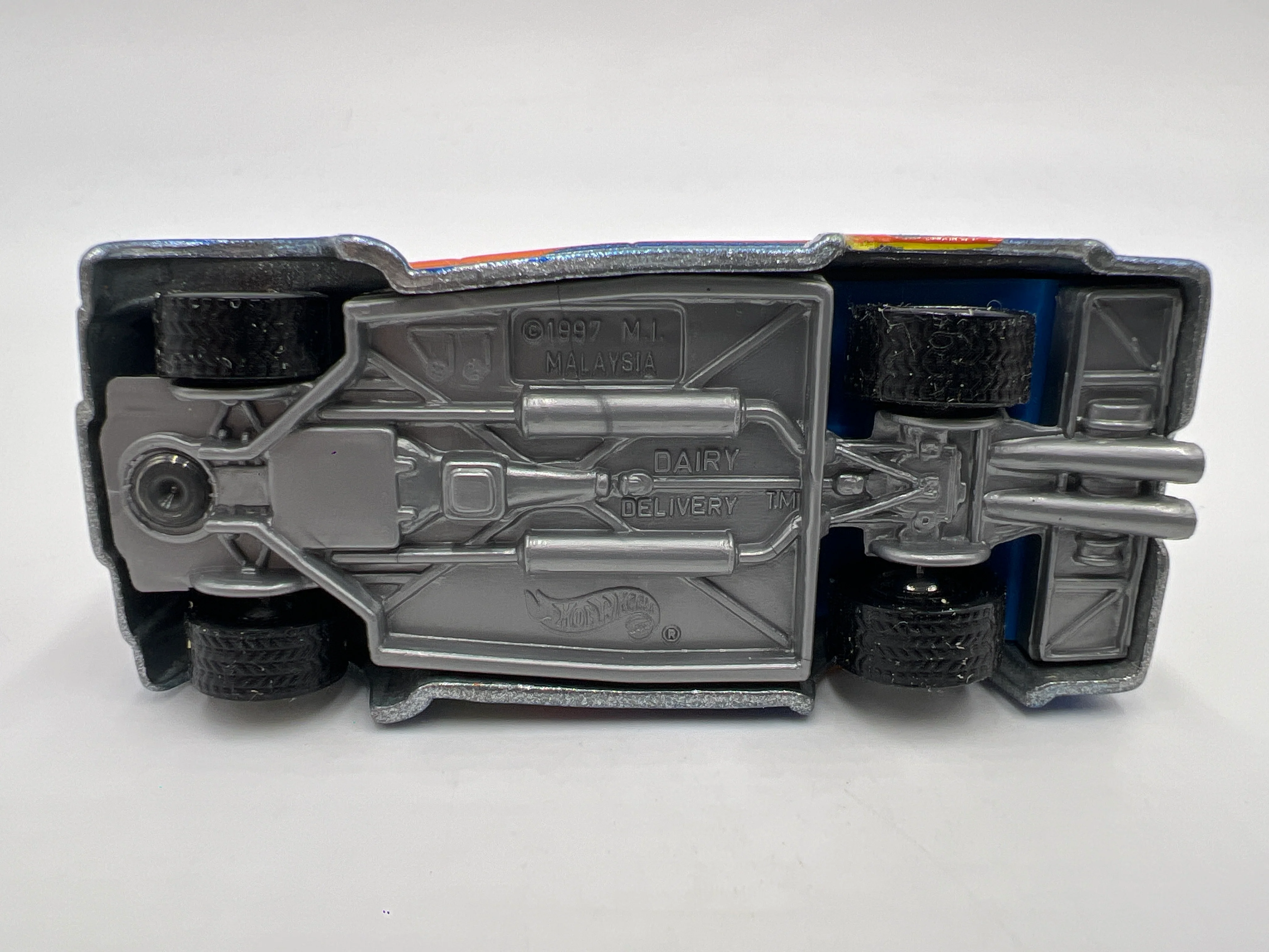 Hot Wheels Trailer Edition Dairy Delivery W/Real Riders Loose - Image 5