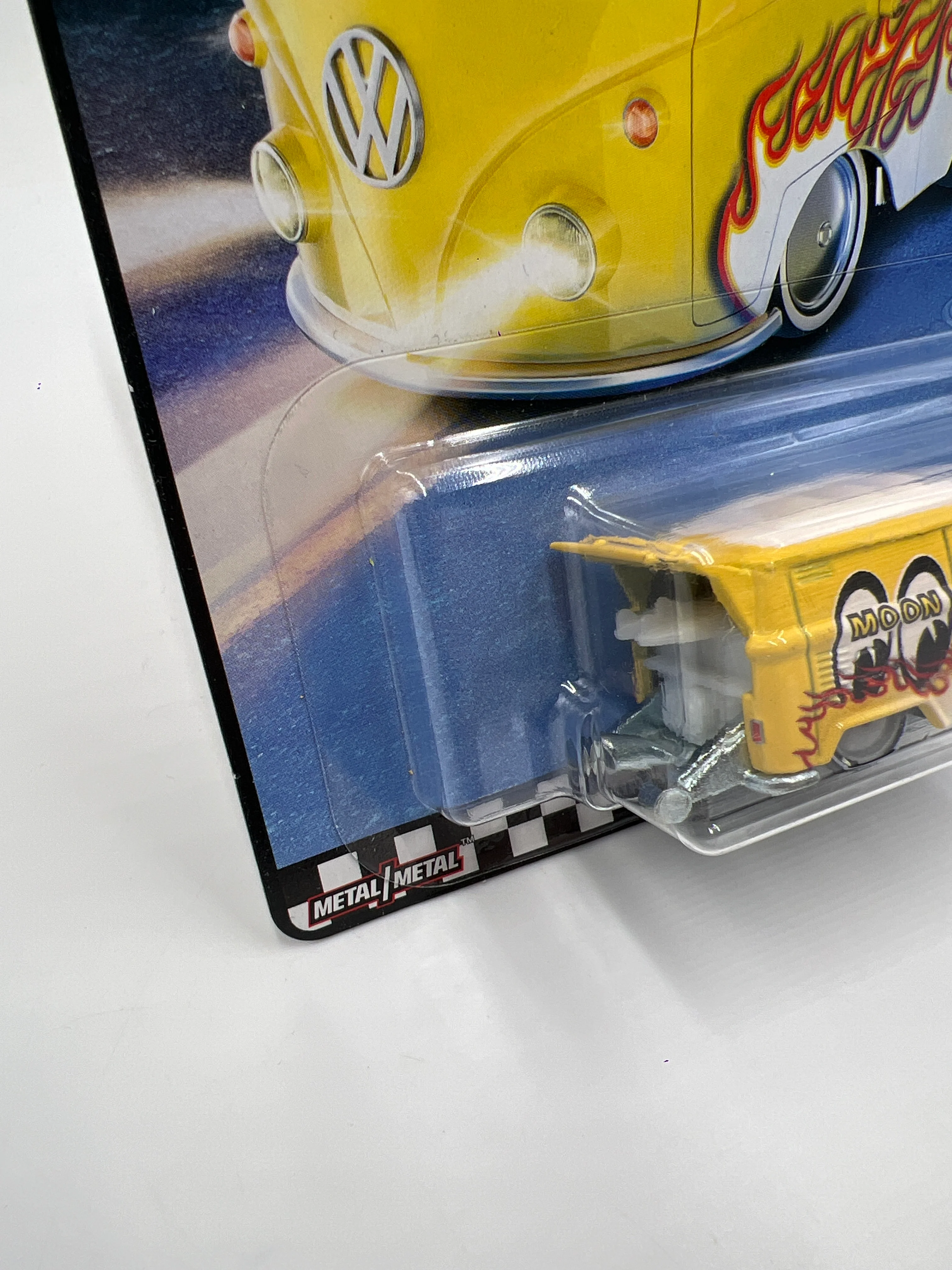 Hot Wheels Premium Boulevard #17 Kool Kombi Yellow Mooneyes W/Protector - Image 4